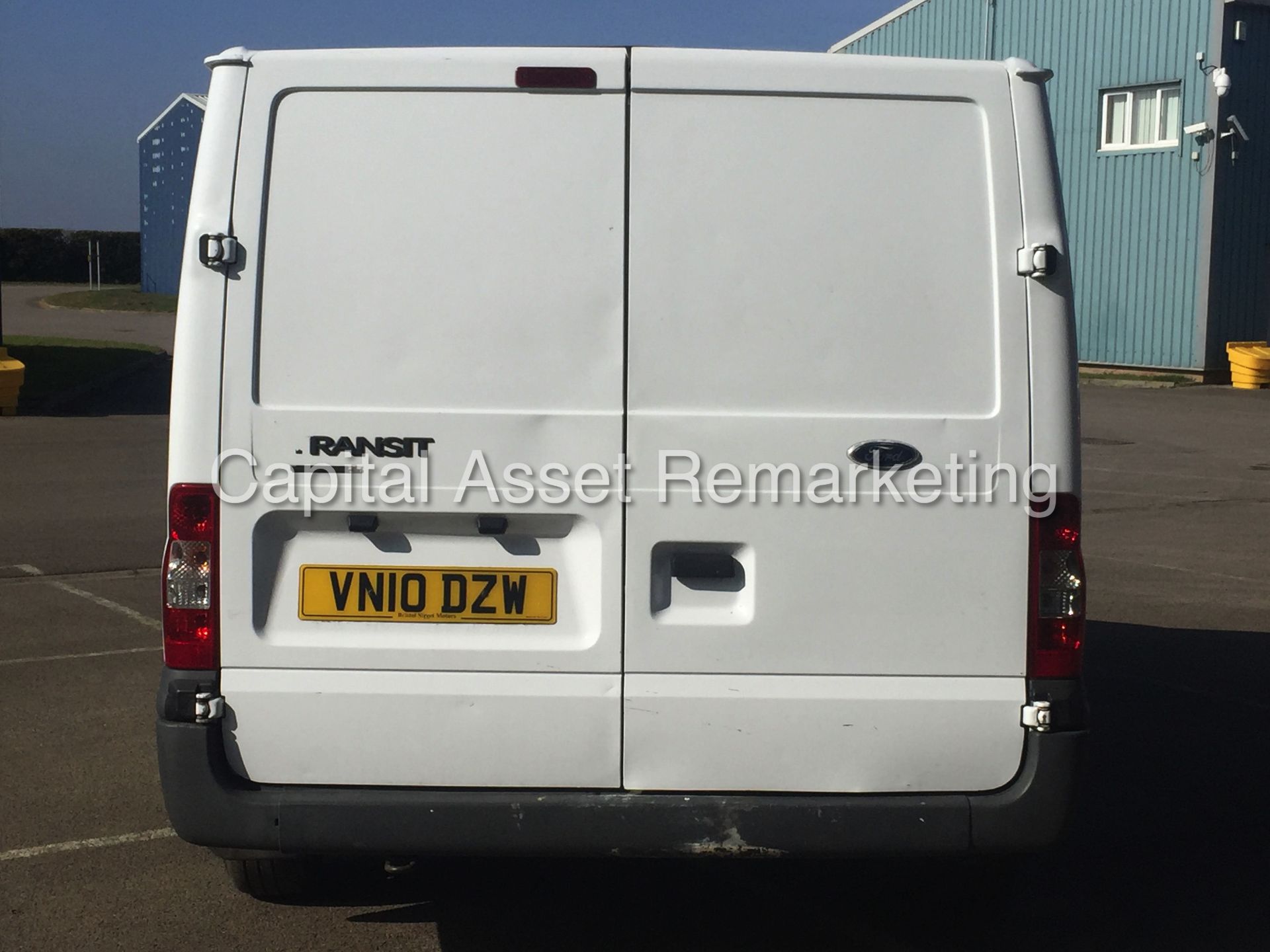 FORD TRANSIT 85 T260 (2010 - 10 REG) 2.2 TDCI - 85 PS - SWB (1 COMPANY OWNER FROM NEW) - Image 6 of 17