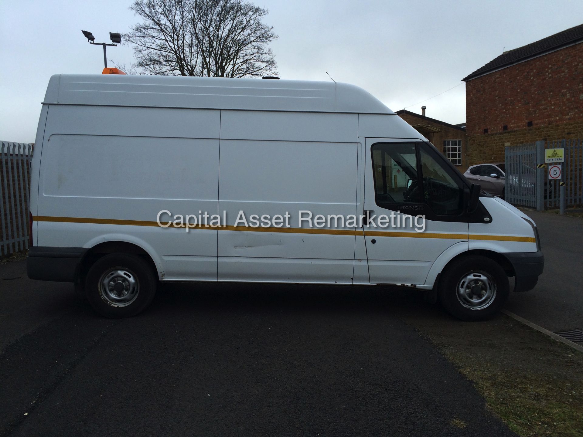 (ON SALE) FORD TRANSIT 2.4TDCI T350 - LWB / HI TOP (2009 - 09) REG - LOW MILES - 1 PREVIOUS OWNER !! - Image 4 of 12