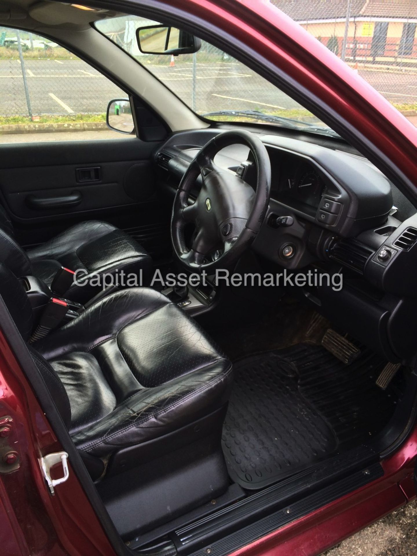 LAND ROVER FREELANDER TD4 "ES - AUTO" 5 DOOR - HIGH SPEC - LEATHER INTERIOR - AIR CON-NO VAT TO PAY - Image 5 of 12