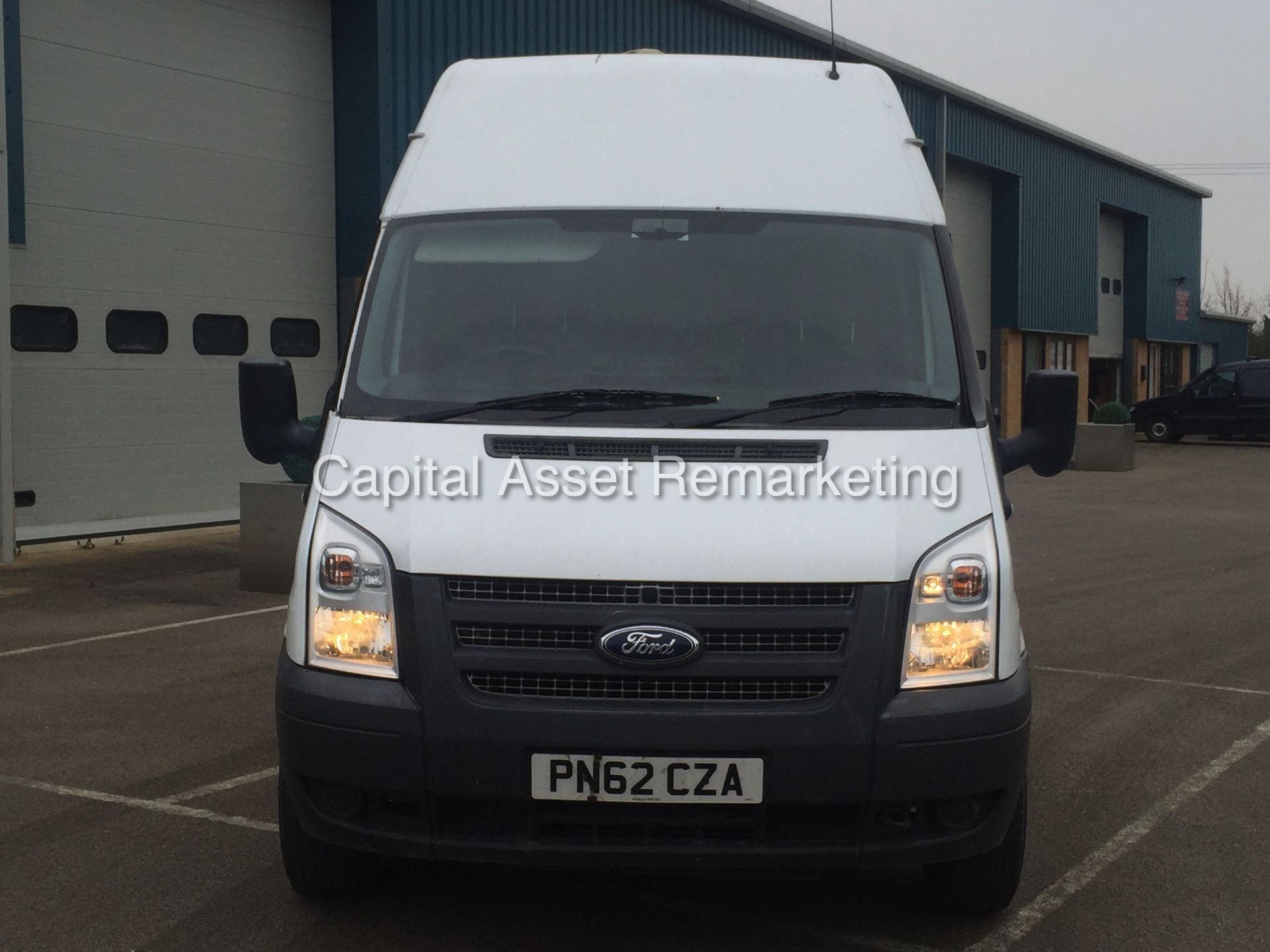 FORD TRANSIT 125 T350L RWD (2013 MODEL) 2.2 TDCI - 125ps - 6 SPEED 'LWB - HI ROOF' (1 FORMER KEEPER) - Image 2 of 19