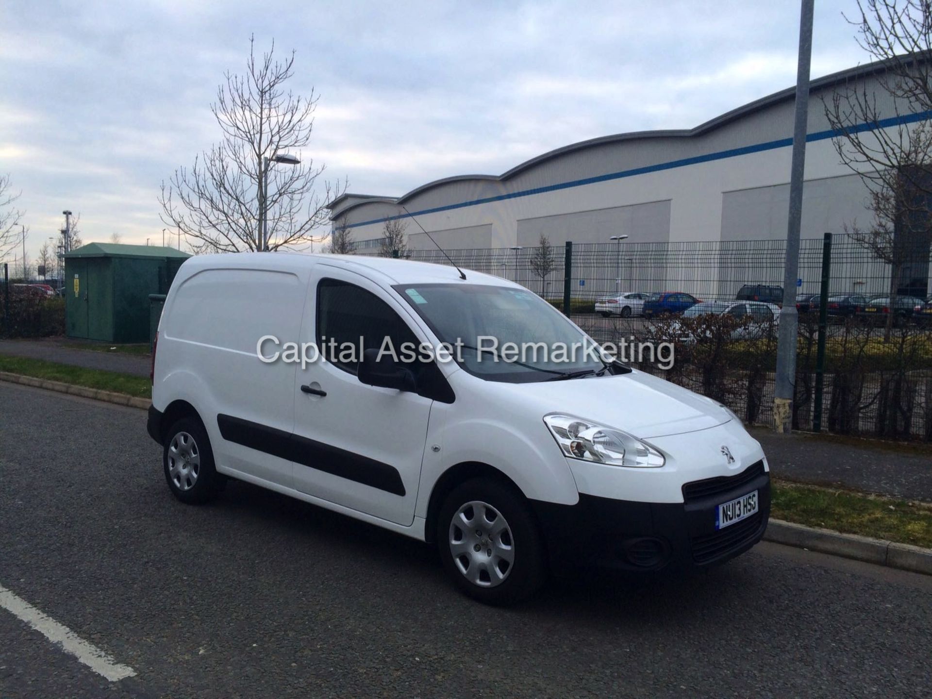 PEUGEOT PARTNER 1.6HDI "NEW SHAPE" (2013 - 13 REG) AIR CON - ELEC PACK - SIDE LOADING DOOR - 1 OWNER - Image 3 of 13