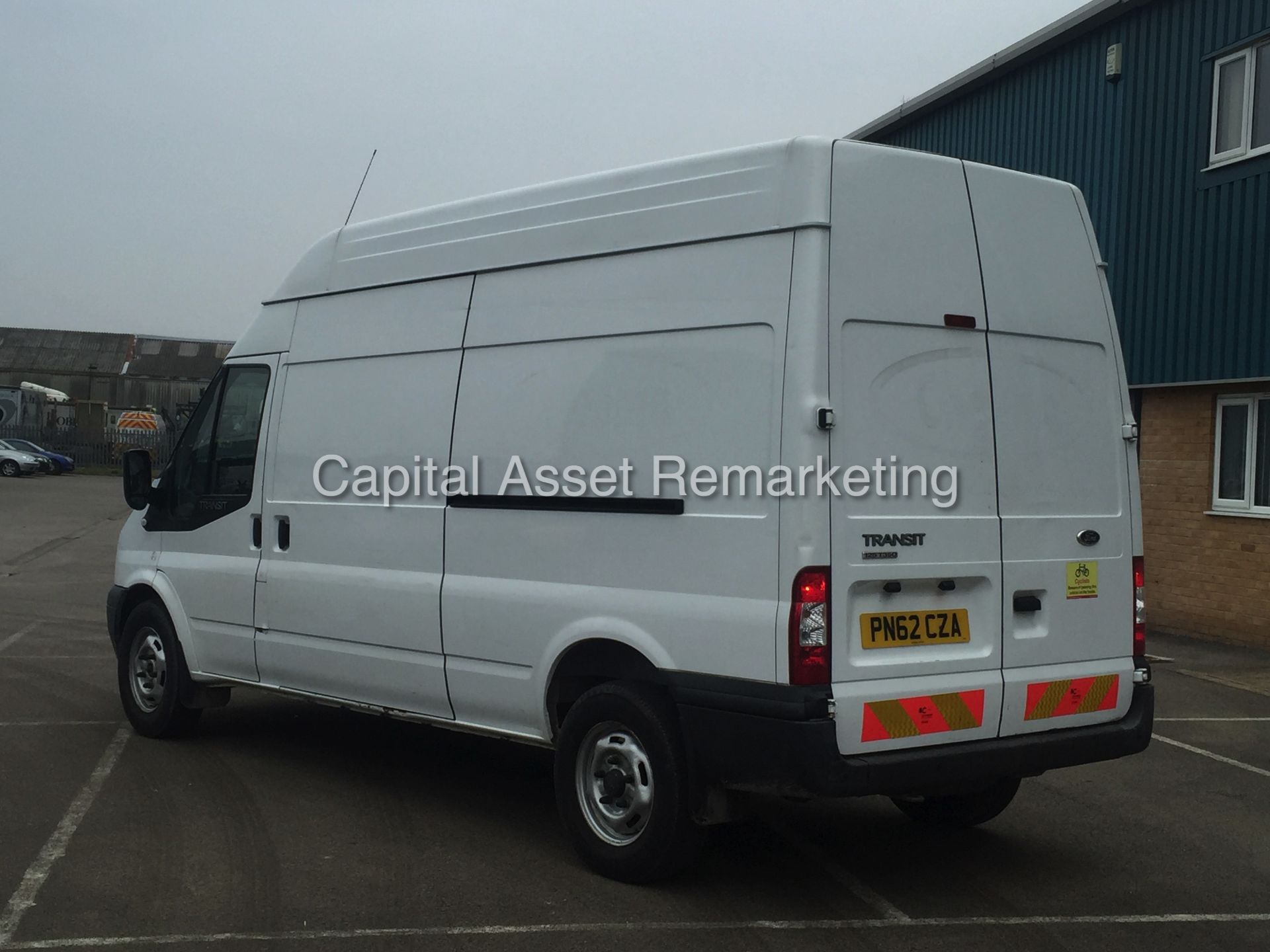 FORD TRANSIT 125 T350L RWD (2013 MODEL) 2.2 TDCI - 125ps - 6 SPEED 'LWB - HI ROOF' (1 FORMER KEEPER) - Image 5 of 19