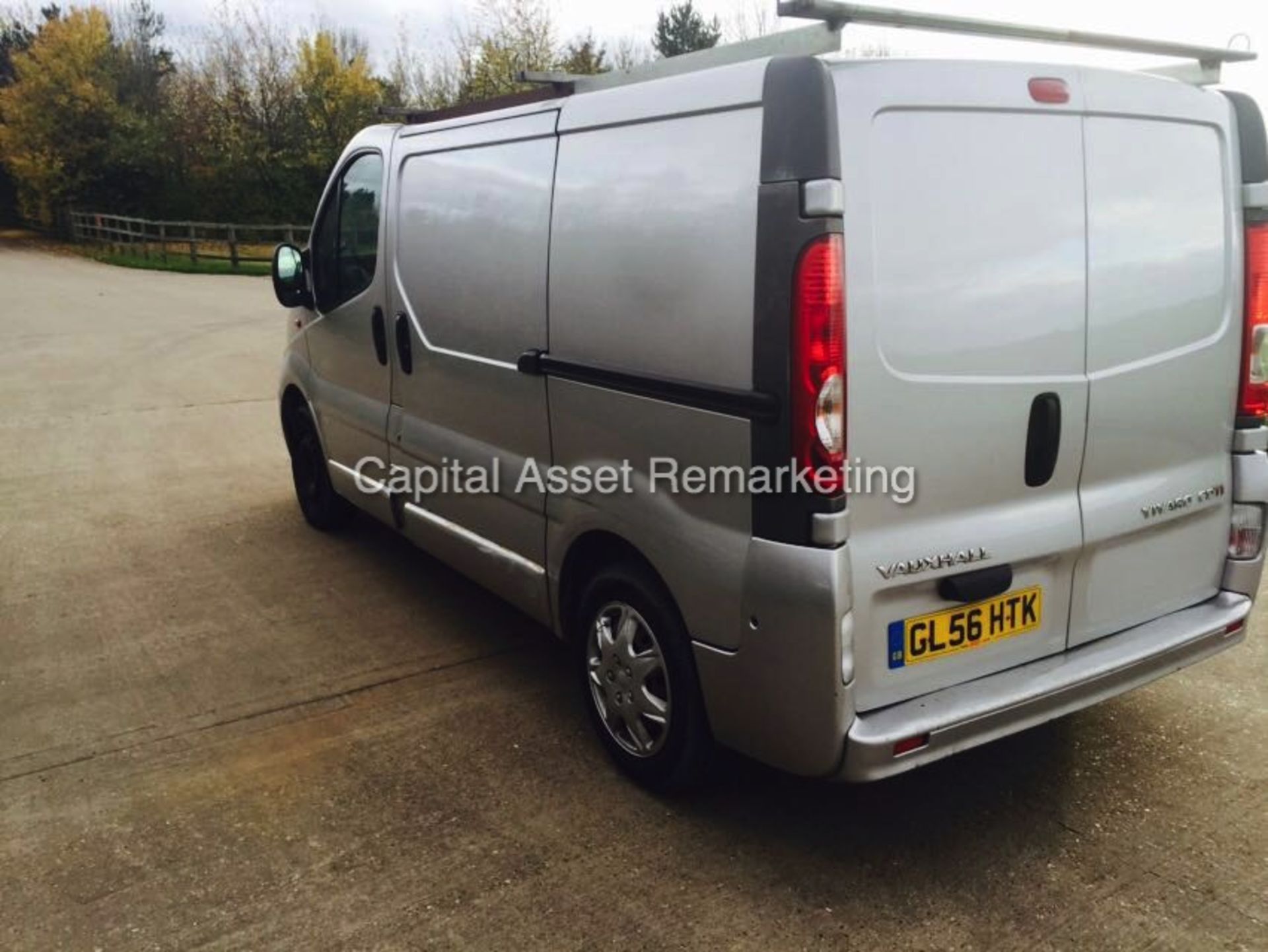 (ON SALE) VAUXHALL VIVARO 1.9CDTI - 6 SPEED "SPORTIVE - SILVER EDITION" (2007 MODEL) AIR CON - Image 5 of 5