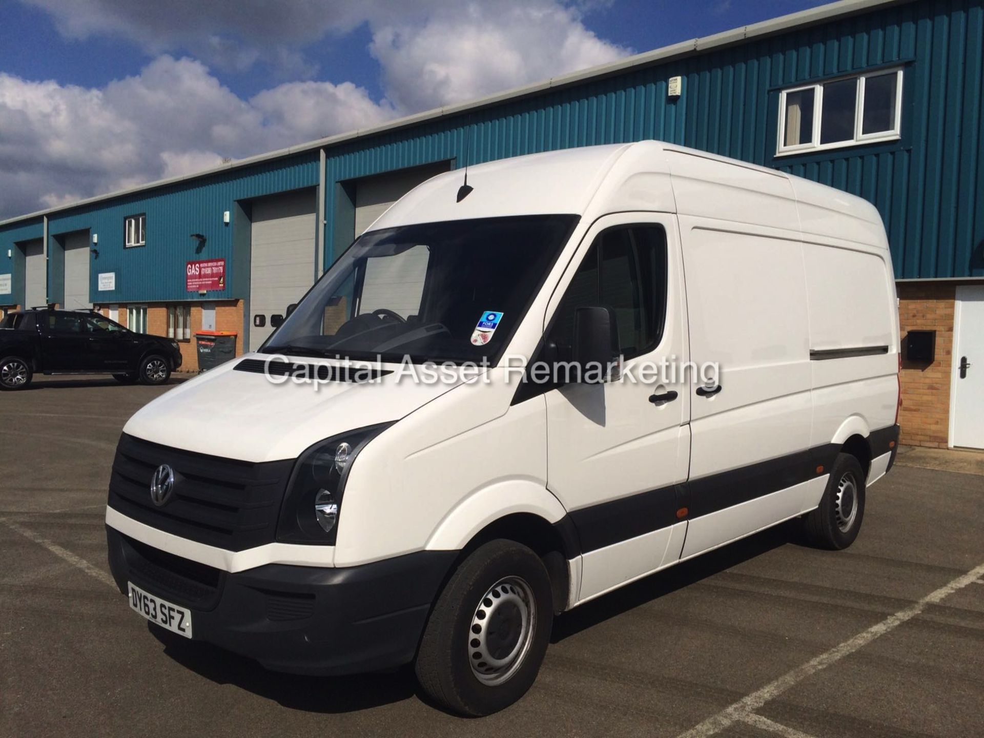 (ON SALE) VOLKSWAGEN CRAFTER CR35 2.0 TDI (109)BHP -MEDIUM WHEEL BASE -HI ROOF - 2014 MODEL -1 OWNER