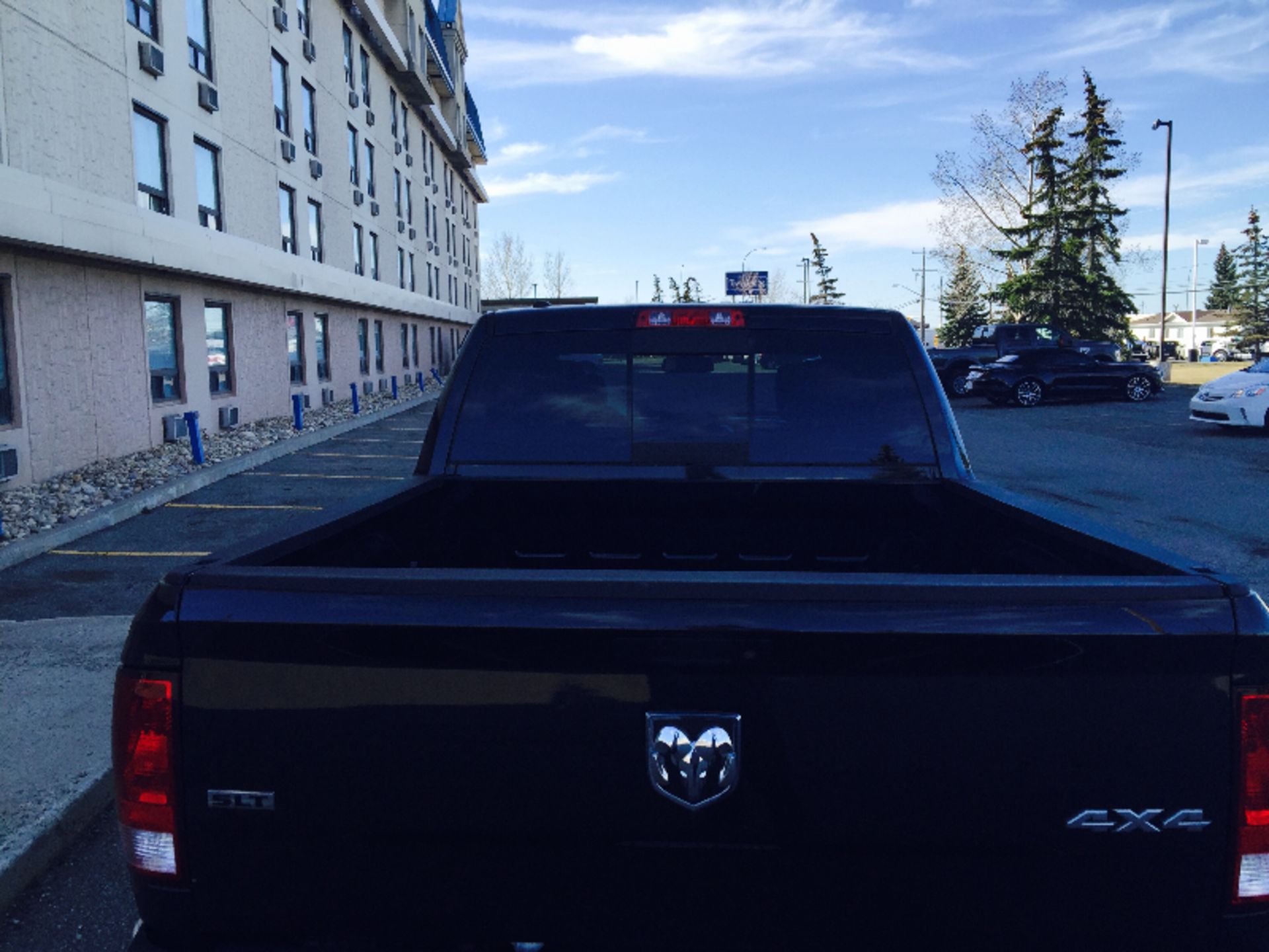 DODGE RAM 1500 SLT**5.7 HEMI V8**CREW CAB**METALLIC BLACK**A/C*CLIMATE CONTROL**FACELIFT 2011 MODEL - Image 9 of 15