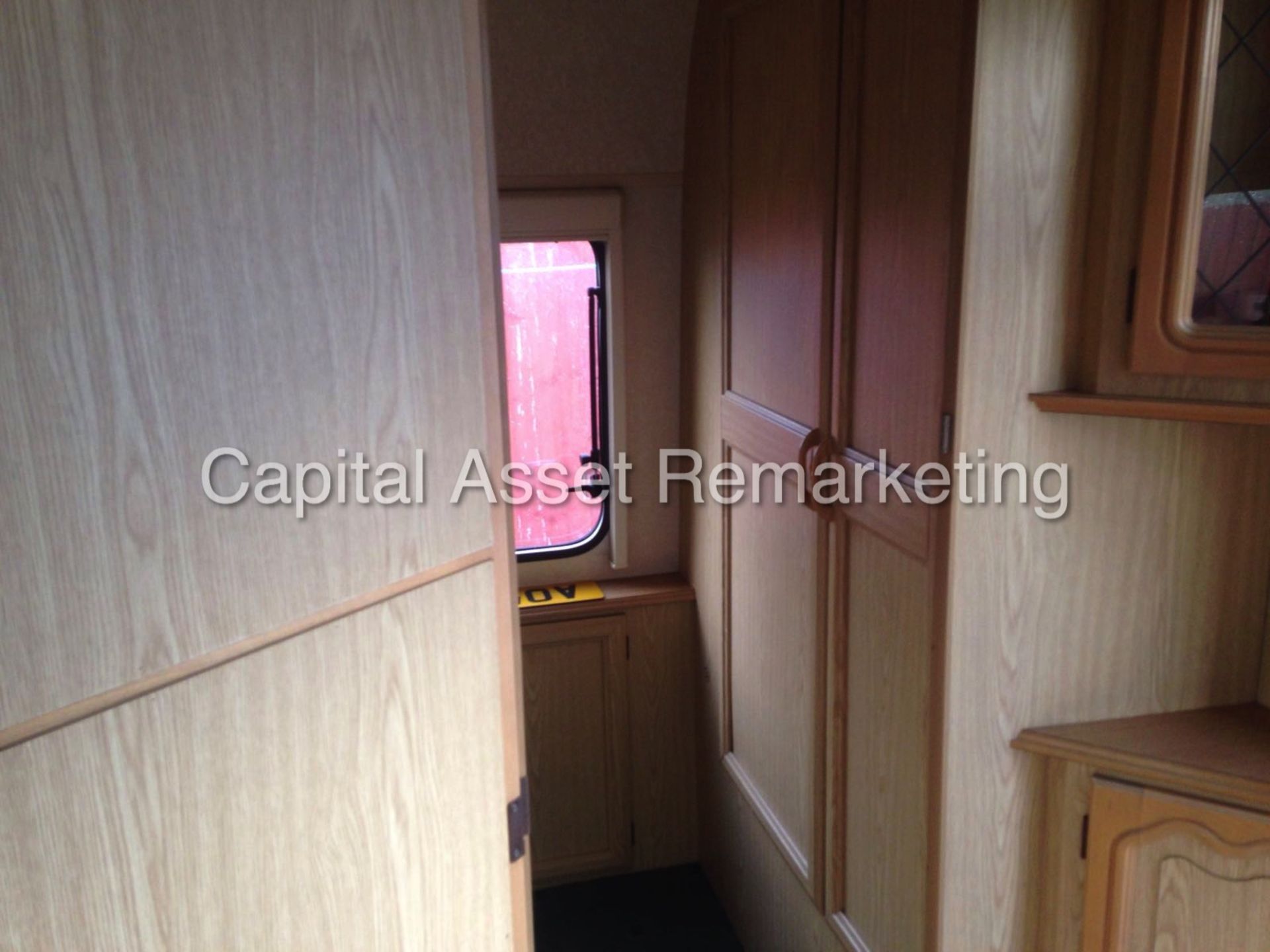 ELDDIS CRUSADER 'STORM' (2001) 5 BERTH TOURING CARAVAN (NO VAT - SAVE 20%) - Image 19 of 22