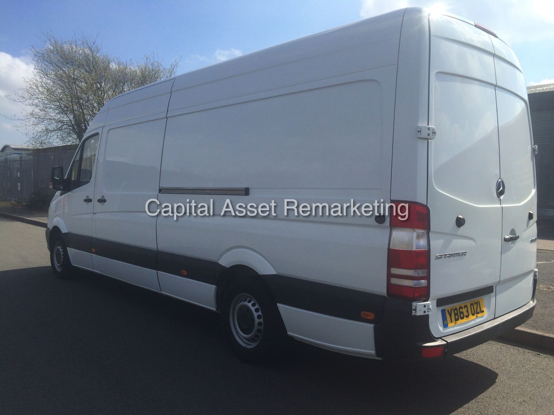 MERCEDES SPRINTER 313CDI "130BHP - 6 SPEED" (2014 YEAR - NEW SHAPE) LWB / HI TOP - 1 OWNER - Image 4 of 11