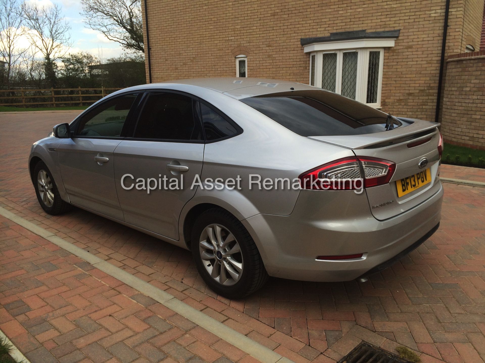 FORD MONDEO 1.6TDCI "ZETEC" (2013 - 13 REG) 1 OWNER - FSH -AIR CON - ELEC PACK -ALLOYS- STOP / START - Image 4 of 18