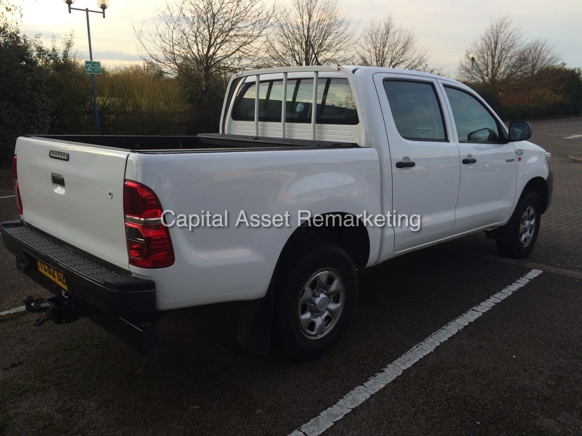 TOYOTA HILUX 2.5 D-4D (2013 MODEL) DOUBLE CAB - NEW SHAPE - 1 OWNER - FSH - AIR CON - ELEC PACK - Image 7 of 21