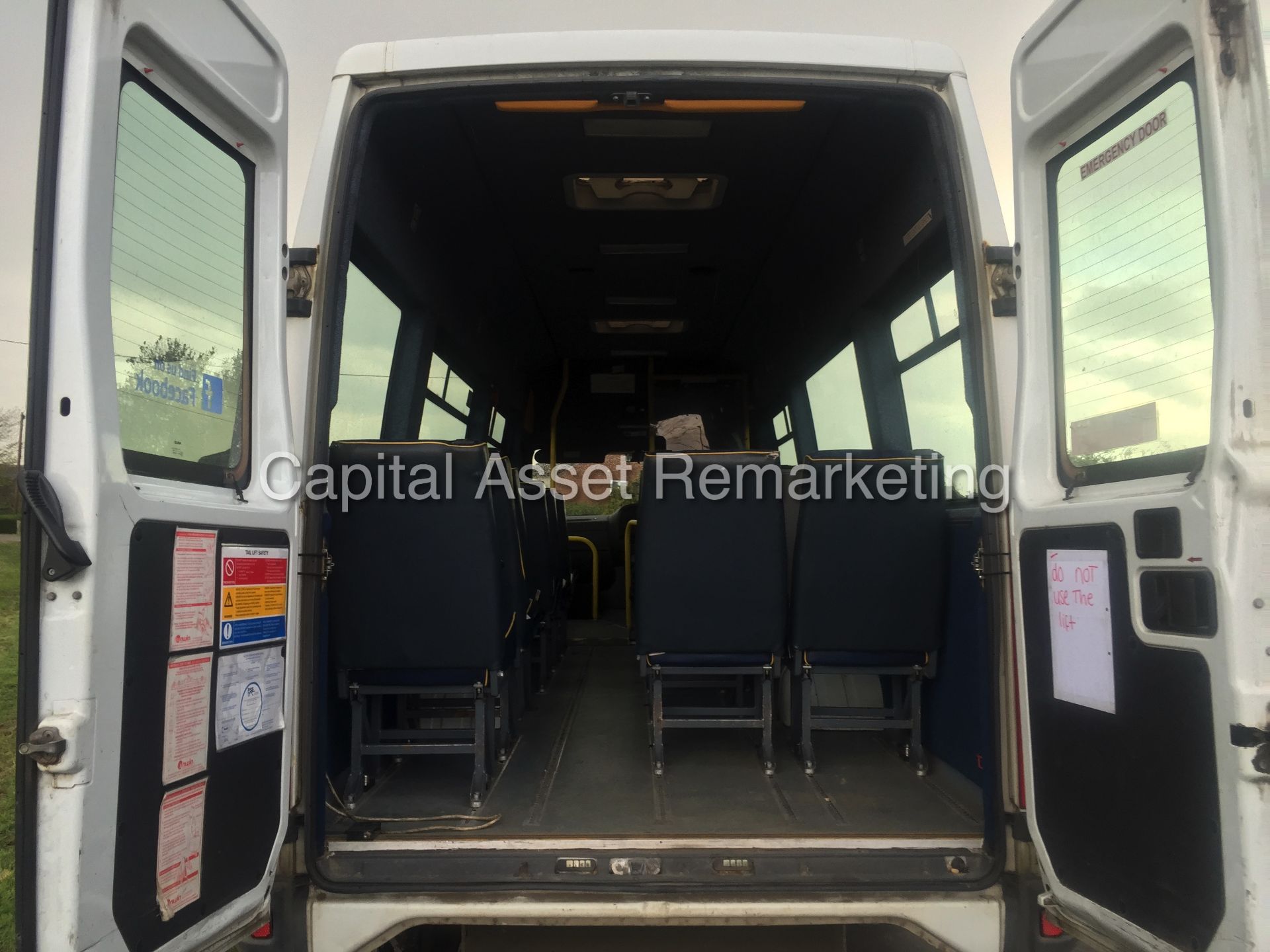 (ON SALE) IVECO DAILY 50C14 '17 SEATER MINI-BUS' (2006) 3.0 'DIESEL' - 150 BHP - 6 SPEED (NO VAT) - Image 13 of 20