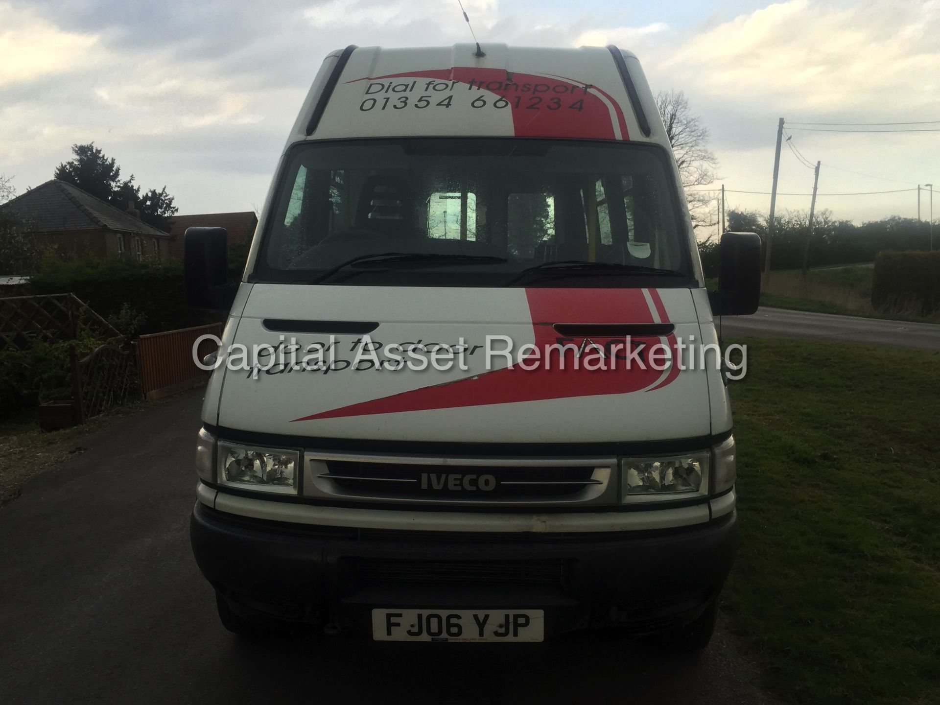 (ON SALE) IVECO DAILY 50C14 '17 SEATER MINI-BUS' (2006) 3.0 'DIESEL' - 150 BHP - 6 SPEED (NO VAT) - Image 3 of 20