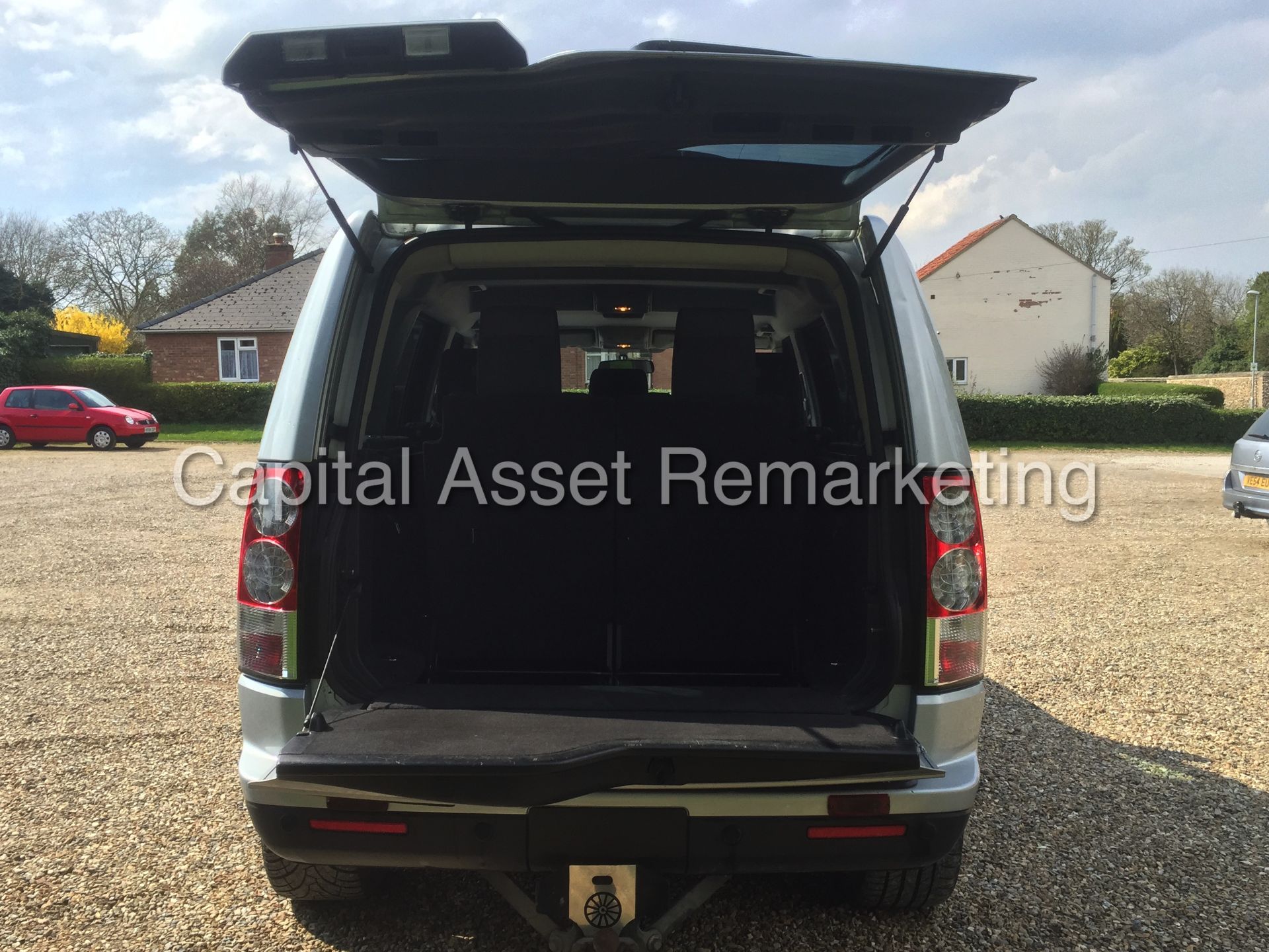 (ON SALE) LAND ROVER DISCOVERY (2009 - 09 REG) 2.7 TDV6 - AUTO - 7 SEATER - AIR SUSPENSION (NO VAT) - Image 12 of 26