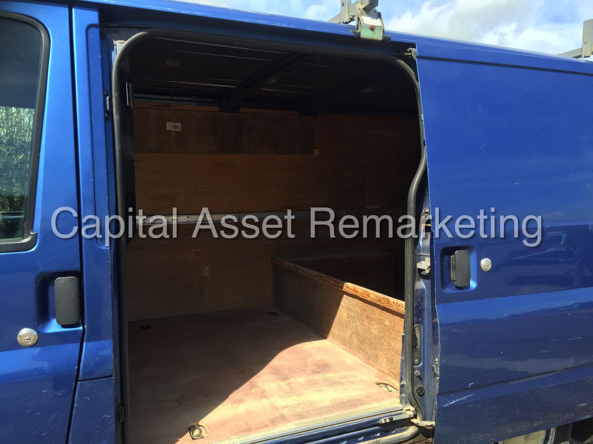 FORD TRANSIT T280 SWB (2004 MODEL) '2.0 TURBO DIESEL' (NO VAT - SAVE 20%) - Image 12 of 16