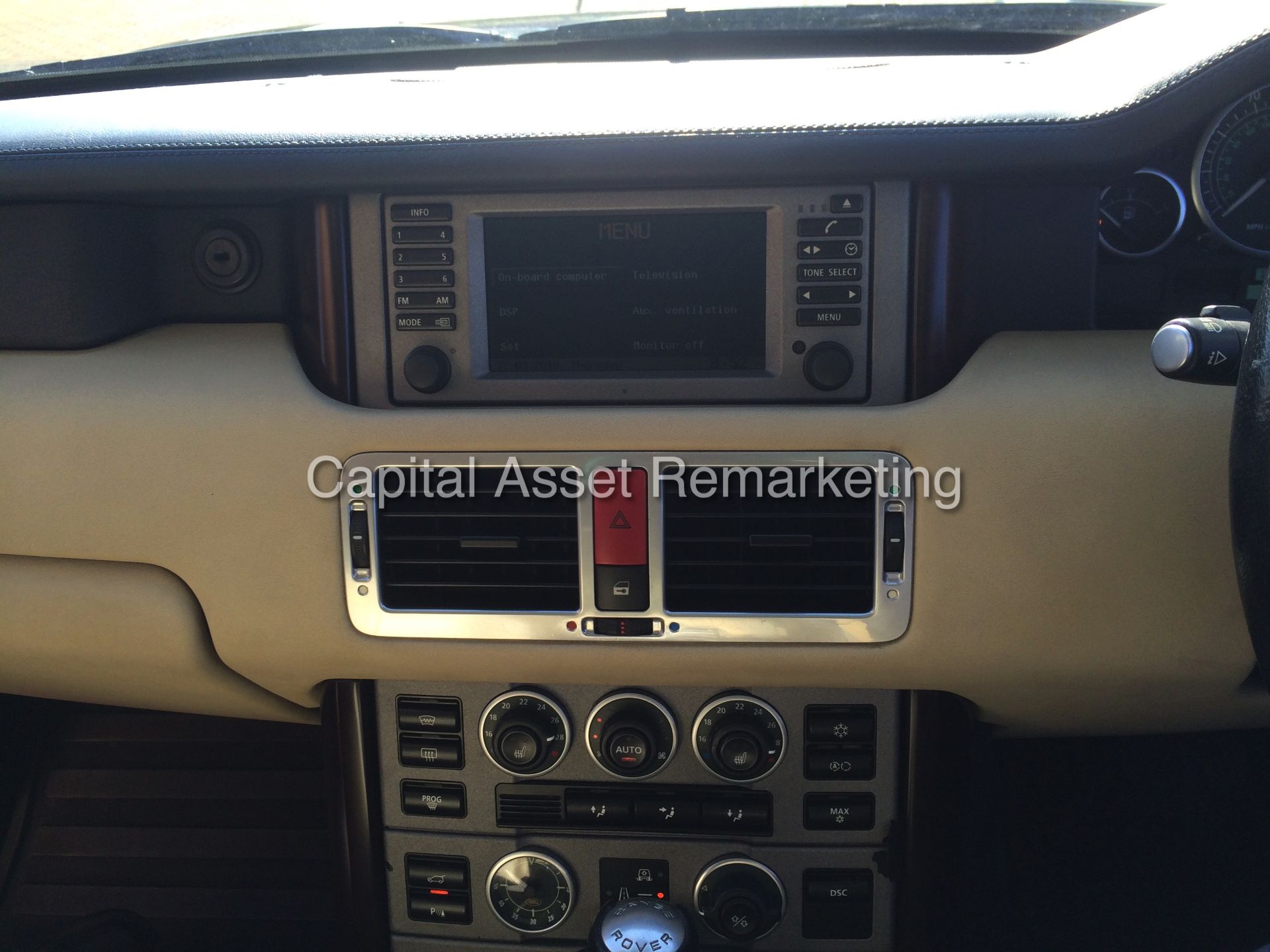 (ON SALE) RANGE ROVER "VOGUE" (2004 - 04 REG) SAT NAV - LEATHER - TOP OF THE RANGE - MASSIVE SPEC - Image 20 of 25