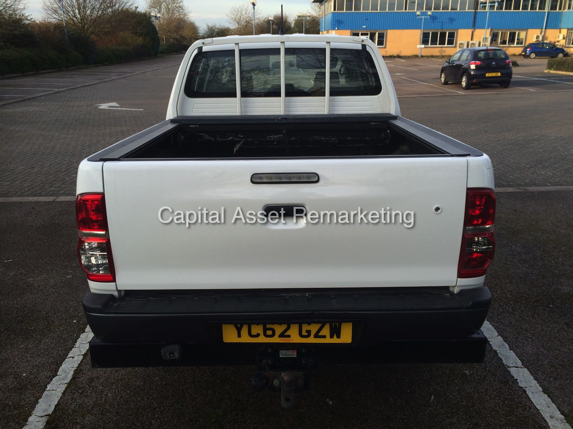 TOYOTA HILUX 2.5 D-4D (2013 MODEL) DOUBLE CAB - NEW SHAPE - 1 OWNER - FSH - AIR CON - ELEC PACK - Image 6 of 21