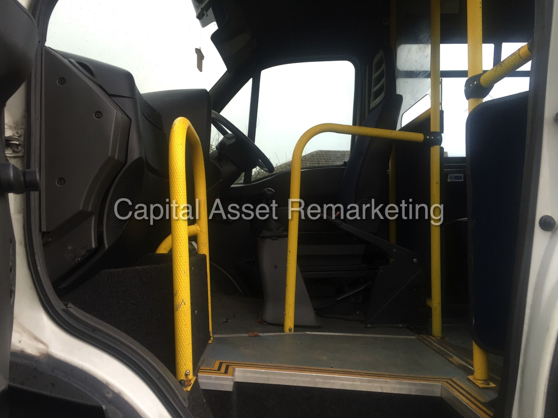 (ON SALE) IVECO DAILY 50C14 '17 SEATER MINI-BUS' (2006) 3.0 'DIESEL' - 150 BHP - 6 SPEED (NO VAT) - Image 16 of 20