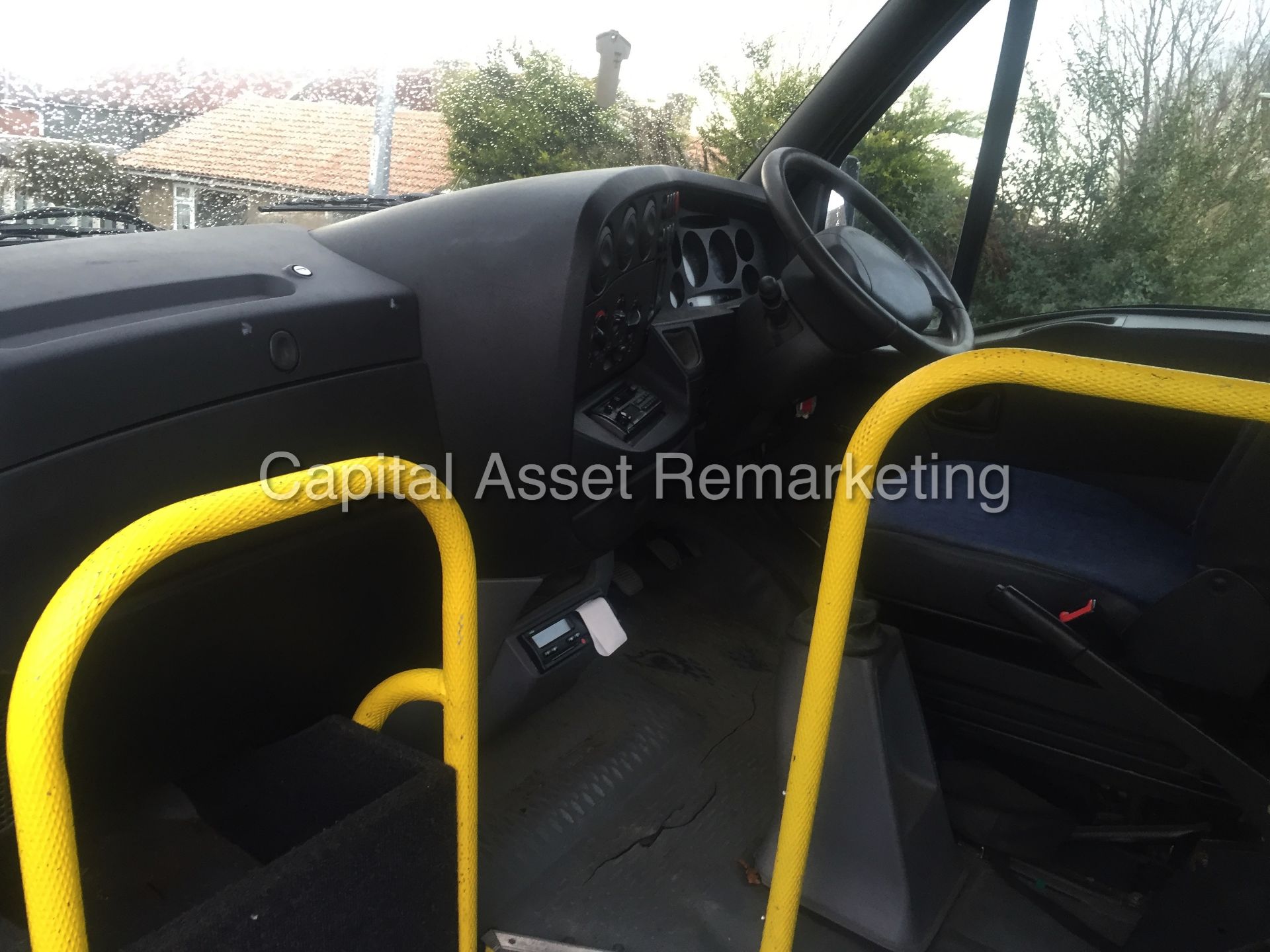 (ON SALE) IVECO DAILY 50C14 '17 SEATER MINI-BUS' (2006) 3.0 'DIESEL' - 150 BHP - 6 SPEED (NO VAT) - Image 15 of 20