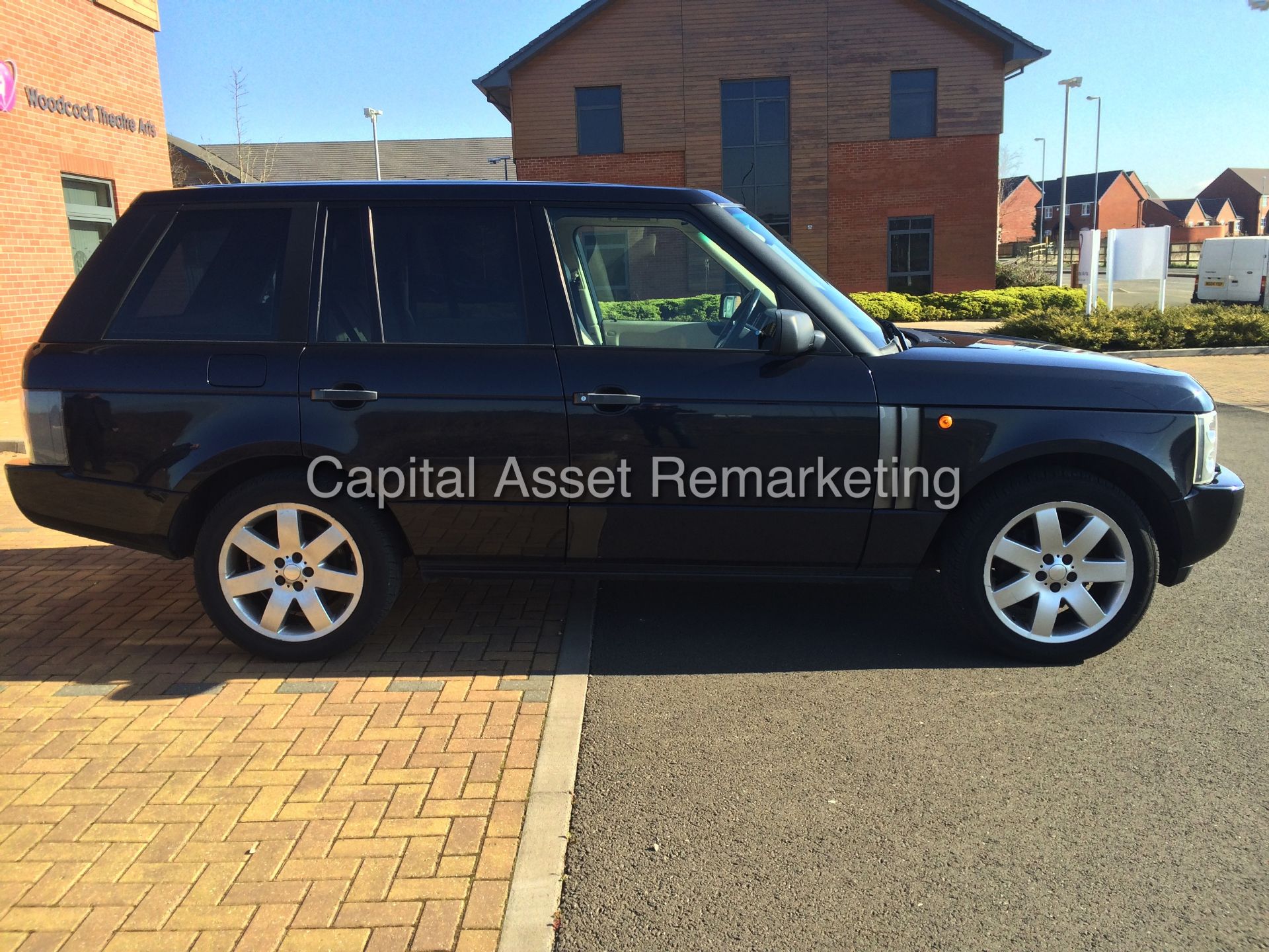 (ON SALE) RANGE ROVER "VOGUE" (2004 - 04 REG) SAT NAV - LEATHER - TOP OF THE RANGE - MASSIVE SPEC - Image 8 of 25