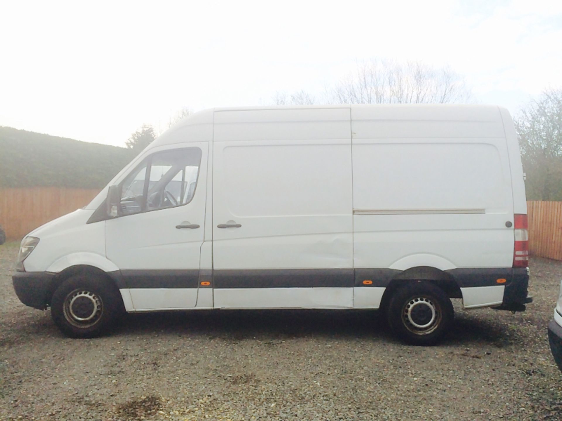 (ON SALE) MERCEDES SPRINTER 311CDI - MEDIUM WHEEL BASE - HI TOP - 2008 MODEL - NEW SHAPE - NO VAT! - Image 3 of 8