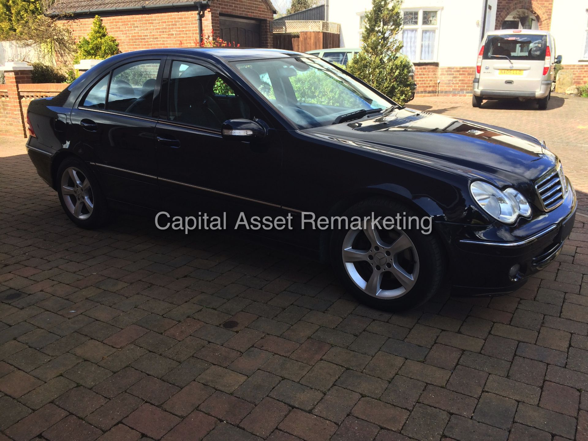 (ON SALE) MERCEDES C220CDI "AVANTGARDE SE" AUTO / TIP-TRONIC (2006 - 06 REG) TOP SPEC - SAT NAV - - Image 6 of 21