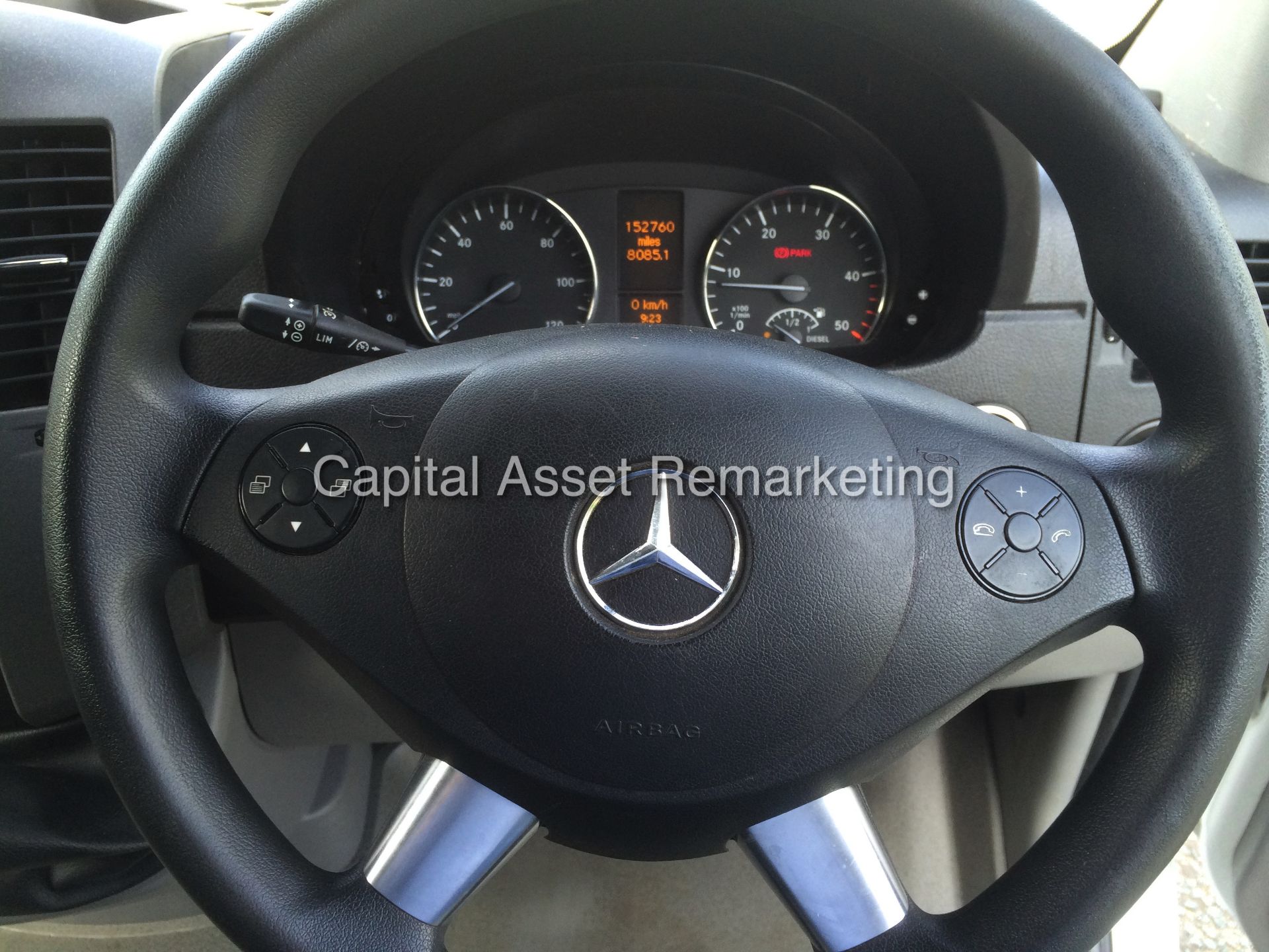 MERCEDES SPRINTER 313CDI - LWB / HI TOP (2014 MODEL) "NEW SHAPE" - 1 OWNER - STILL UNDER WARRANTY - Image 15 of 19