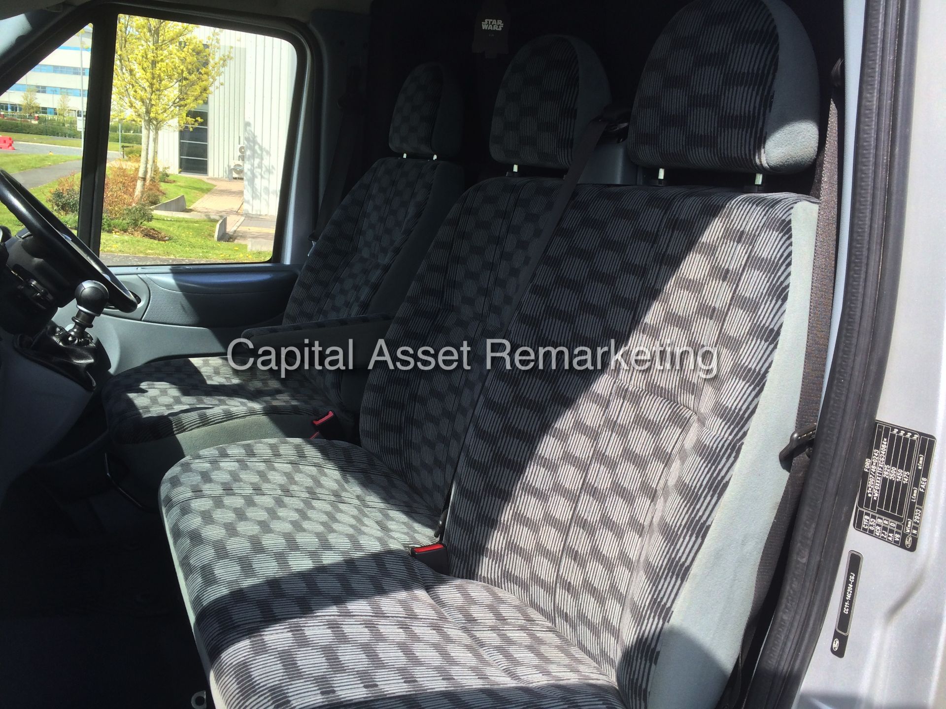 FORD TRANSIT 2.2TDCI "LIMITED" 125PSI / 6 SPEED (2013 MODEL) FULLY LOADED - AIR CON - ELEC PACK - Image 15 of 21