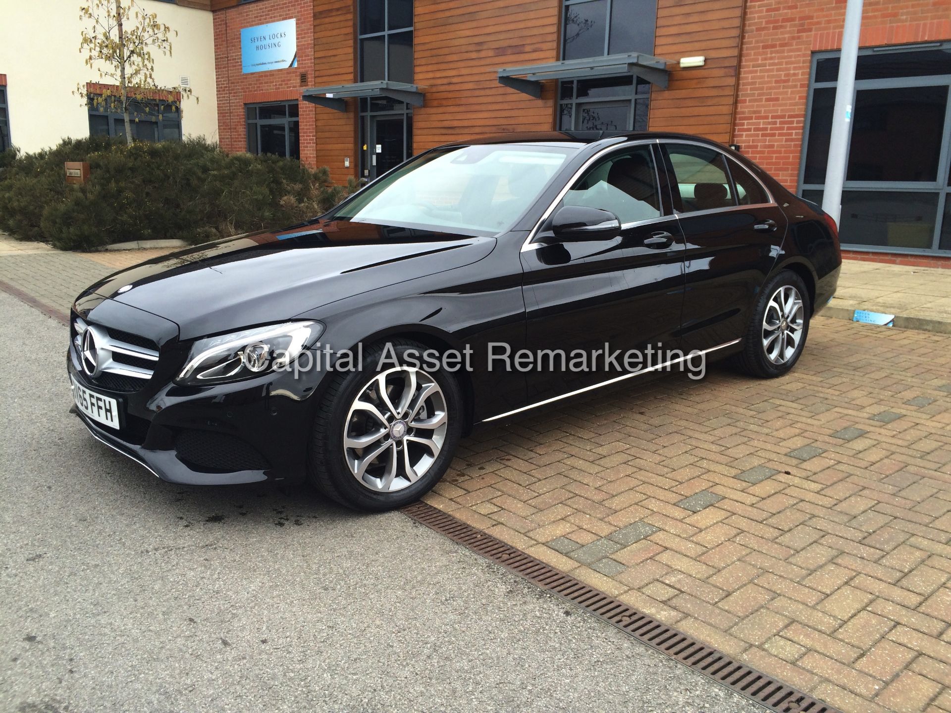 (ON SALE) MERCEDES-BENZ C220d BLUETEC 'SPORT' (2016 MODEL) LEATHER - SAT NAV - REVERSE CAMERA