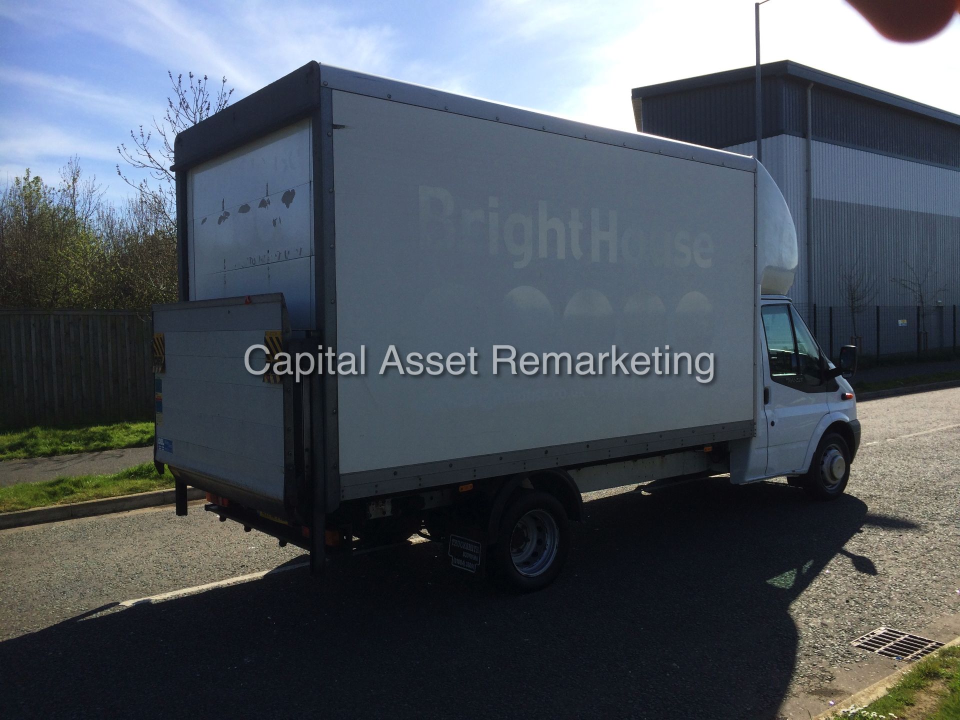 FORD TRANSIT T350 (115) - 2.4TDCI - 14 FOOT LUTON WITH ELECTRIC TAIL LIFT - LONG WHEEL BASE - - Image 7 of 19