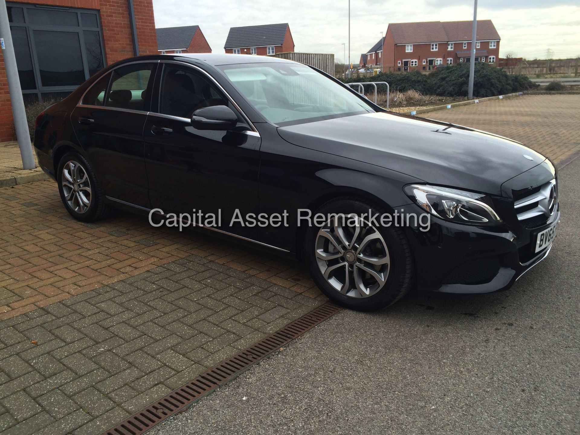 (ON SALE) MERCEDES-BENZ C220d BLUETEC 'SPORT' (2016 MODEL) LEATHER - SAT NAV - REVERSE CAMERA - Image 7 of 8