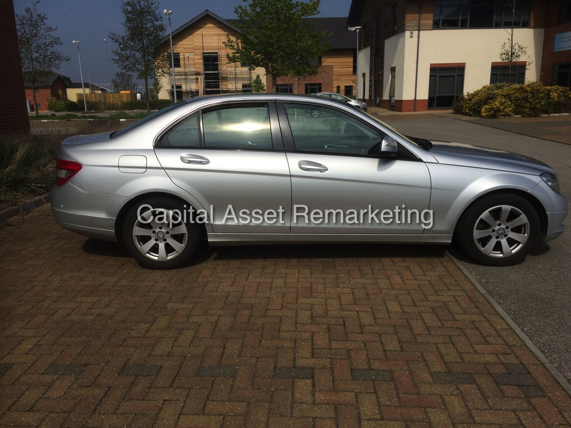 MERCEDES C220CDI (AUTO) "SE - SPECIAL EQUIPMENT" ONLY 53000 MILES FROM NEW!! FULL HISTORY!! NO VAT - Image 8 of 20
