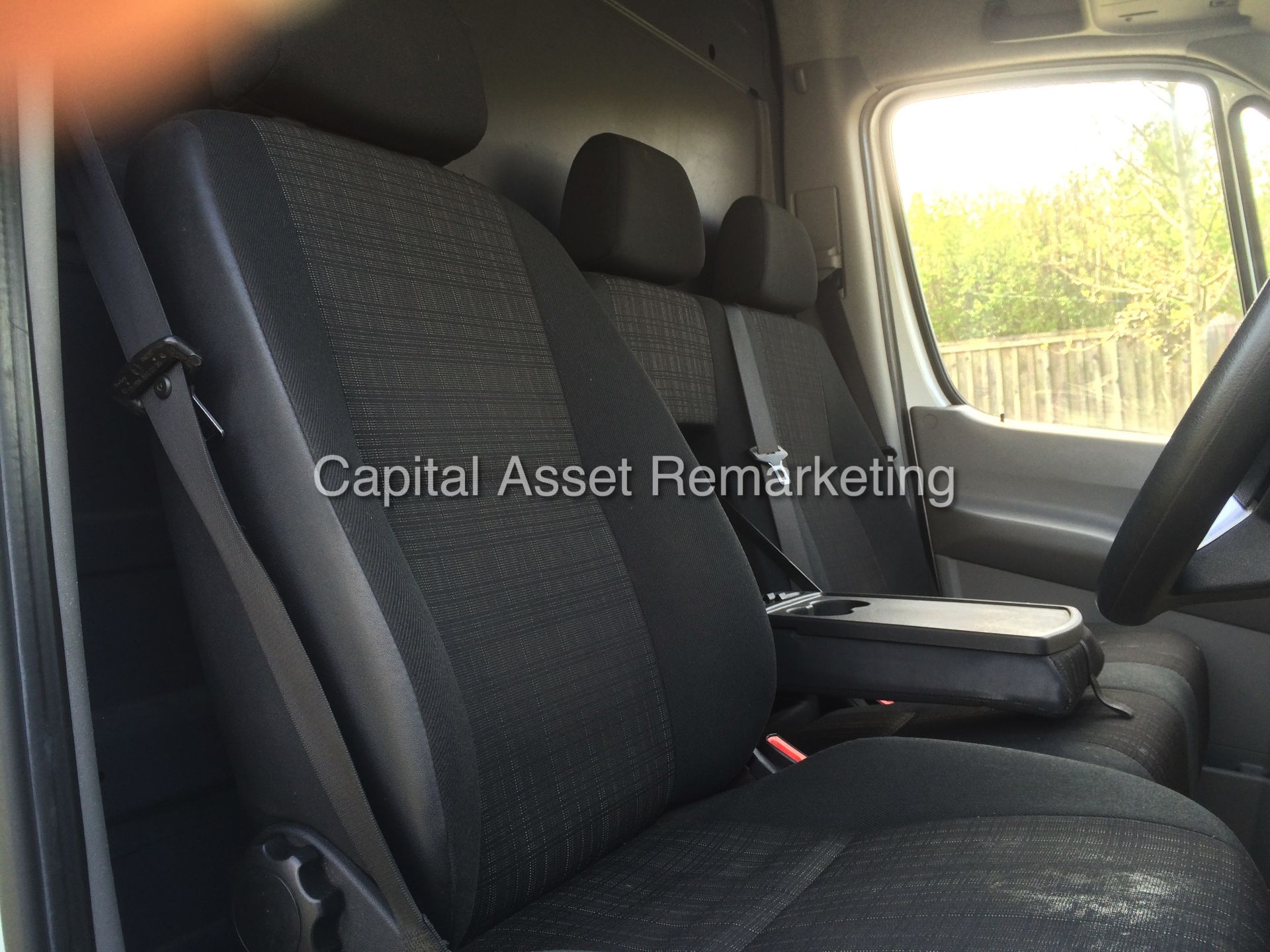 MERCEDES SPRINTER 313CDI - LWB / HI TOP (2014 MODEL) "NEW SHAPE" - 1 OWNER - STILL UNDER WARRANTY - Image 11 of 19