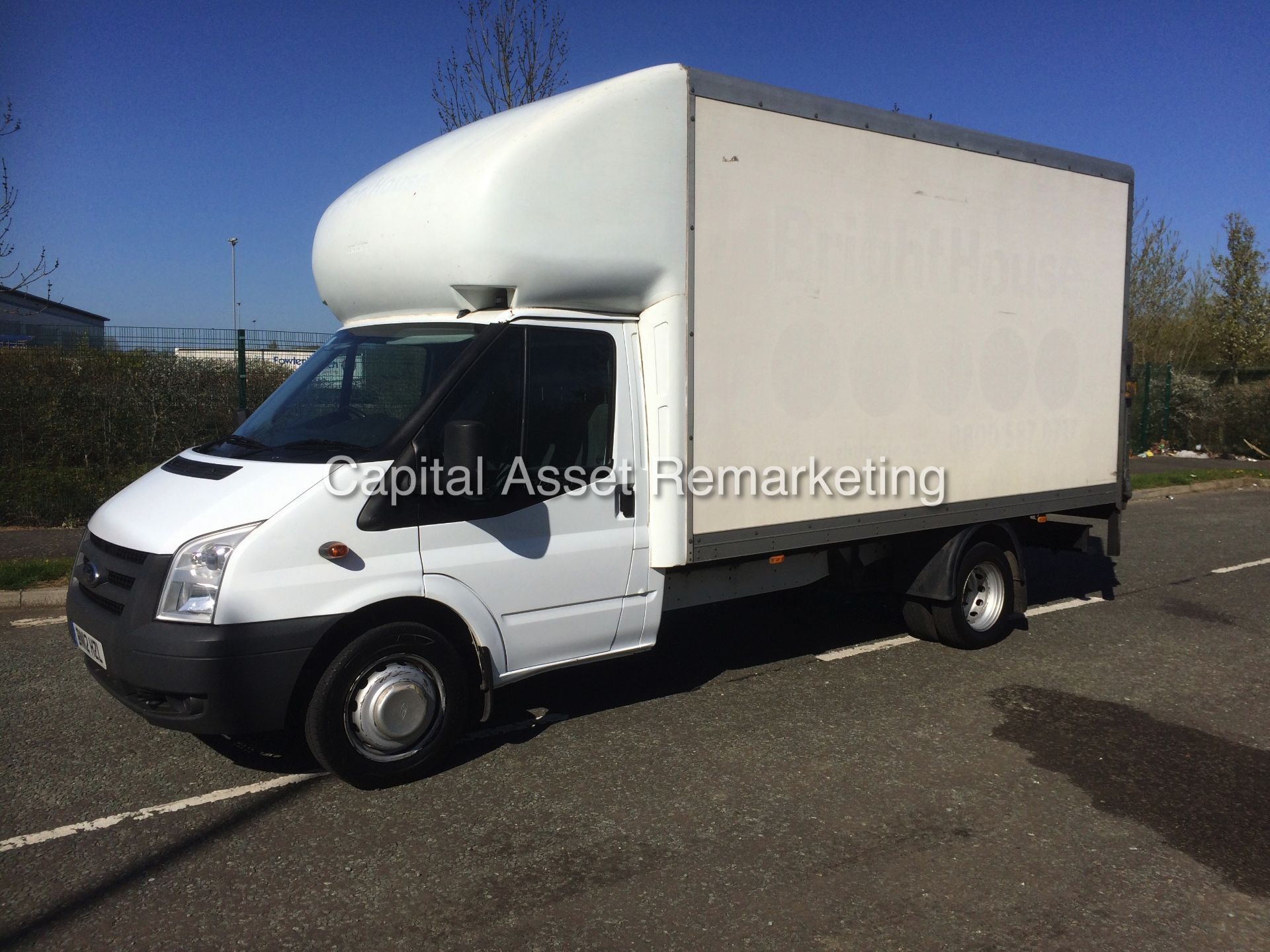 FORD TRANSIT T350 (115) - 2.4TDCI - 14 FOOT LUTON WITH ELECTRIC TAIL LIFT - LONG WHEEL BASE - - Image 3 of 19