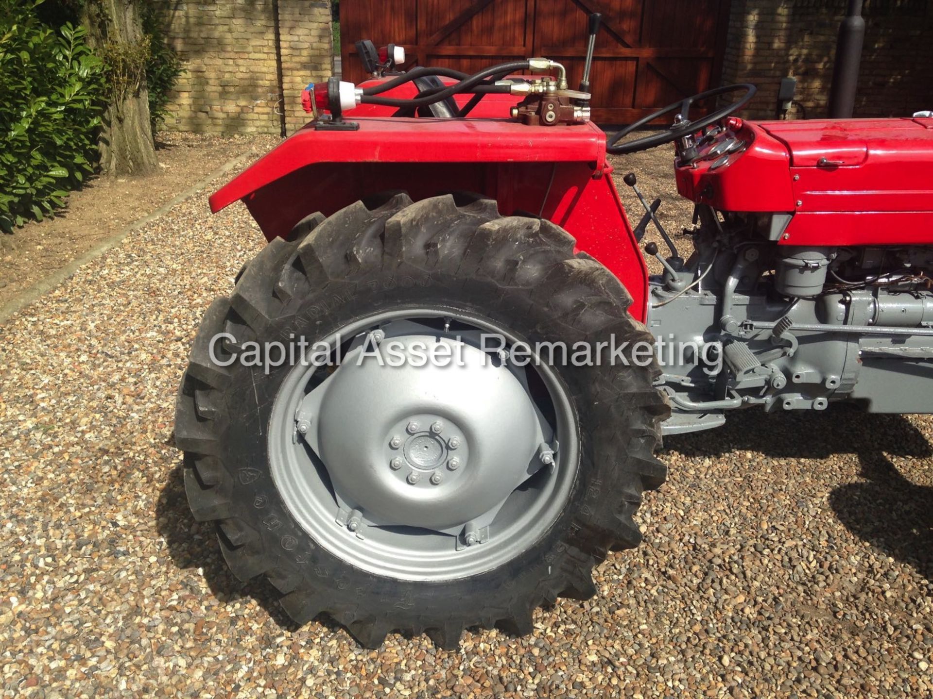 MASSEY FERGUSON 135 "VINTAGE" SHOW TRACTOR (1971) FULLY REFURBISHED - DONT MISS OUT - Image 4 of 10