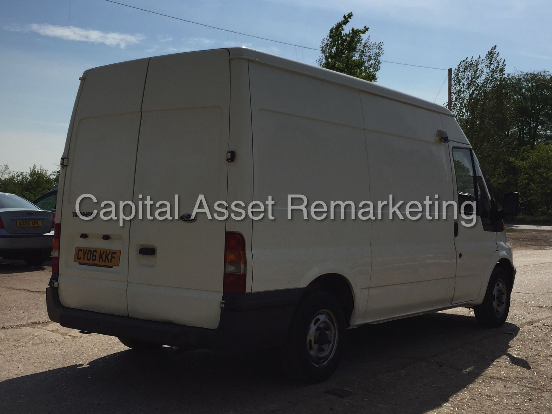 (On Sale) FORD TRANSIT T300 'FRIDGE / FREEZER' 2006 'MWB - HI ROOF' **OVERNIGHT STANDBY** (NO VAT) - Image 8 of 17