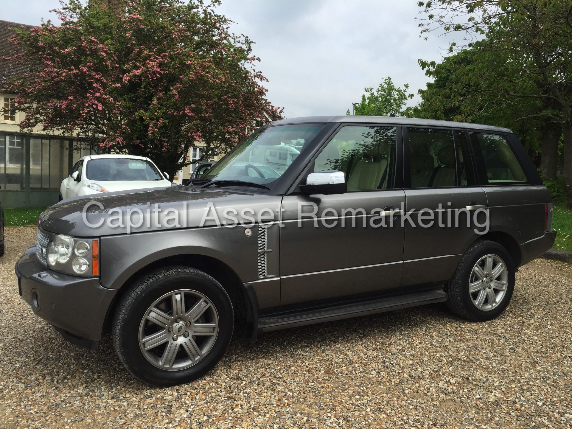 RANGE ROVER VOGUE 'TDV8' (2007 - 07 REG) '3.6 TDV8 - AUTO - LEATHER - SAT NAV (NO VAT - SAVE 20%) - Image 4 of 33