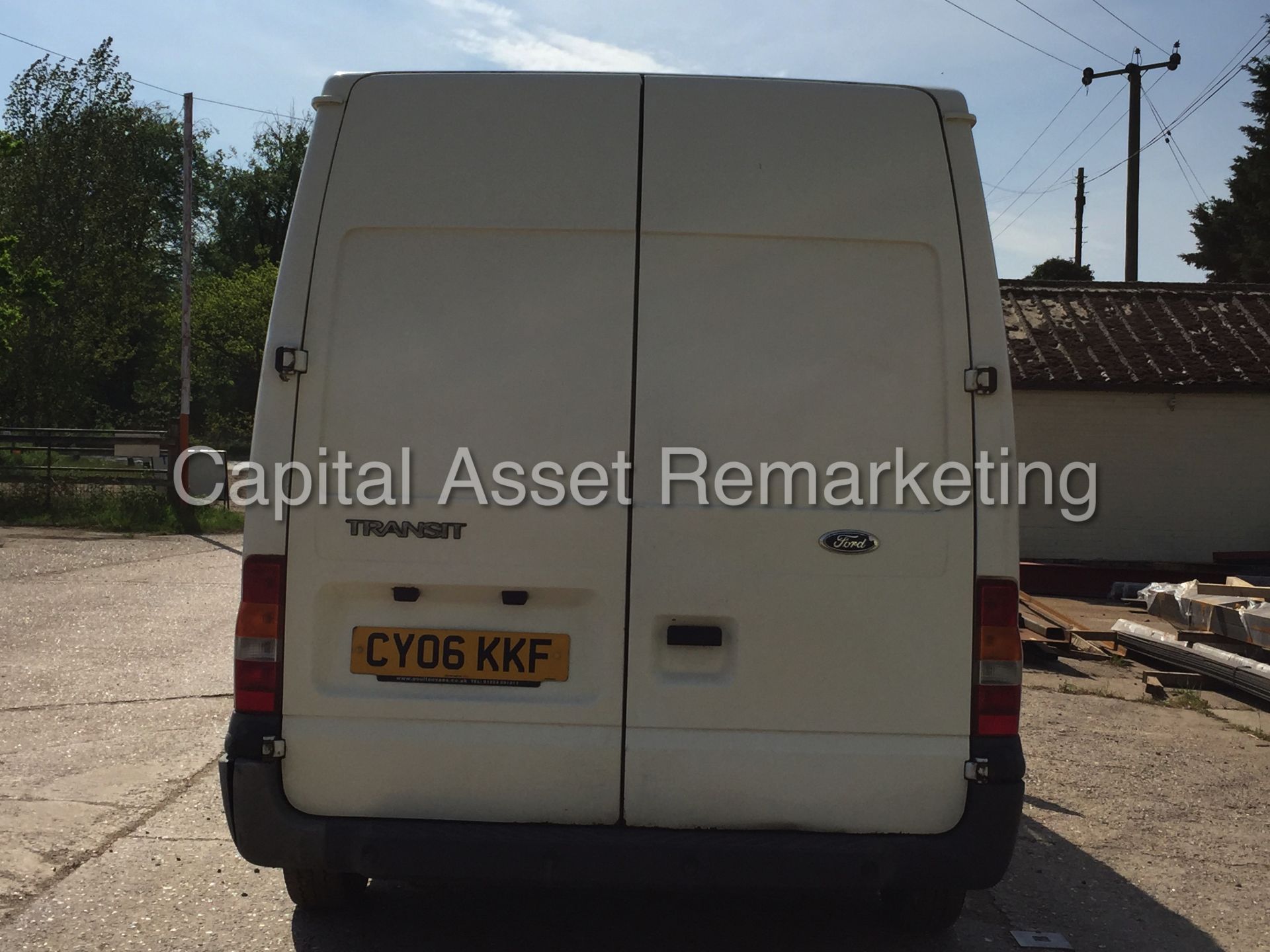 (On Sale) FORD TRANSIT T300 'FRIDGE / FREEZER' 2006 'MWB - HI ROOF' **OVERNIGHT STANDBY** (NO VAT) - Image 7 of 17