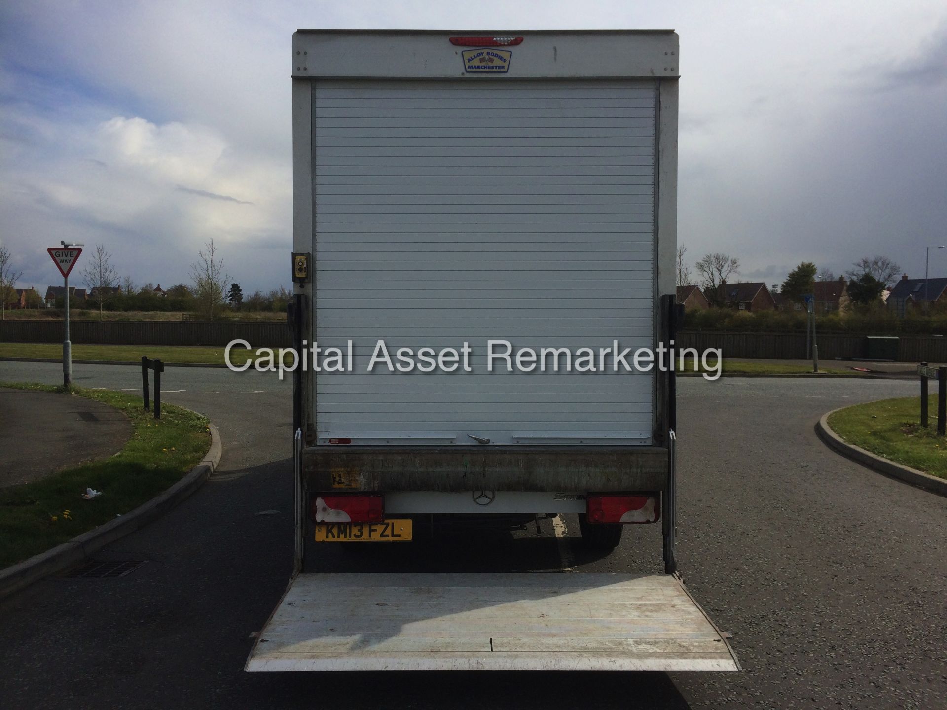 MERCEDES SPRINTER 313CDI - LONG WHEEL BASE LUTON WITH ELECTRIC TAIL LIFT - 13 REG - 1 OWNER - LOOK! - Image 15 of 15