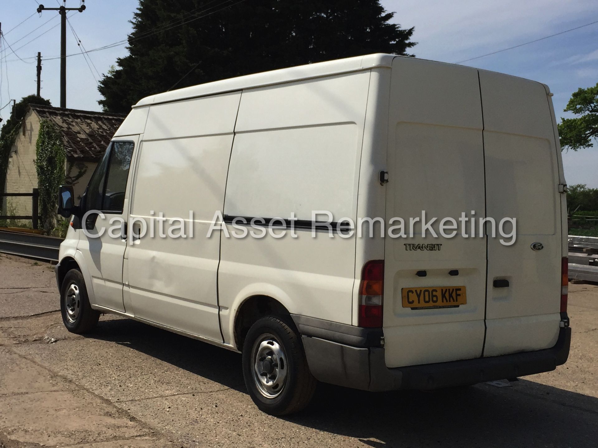 (On Sale) FORD TRANSIT T300 'FRIDGE / FREEZER' 2006 'MWB - HI ROOF' **OVERNIGHT STANDBY** (NO VAT) - Image 6 of 17