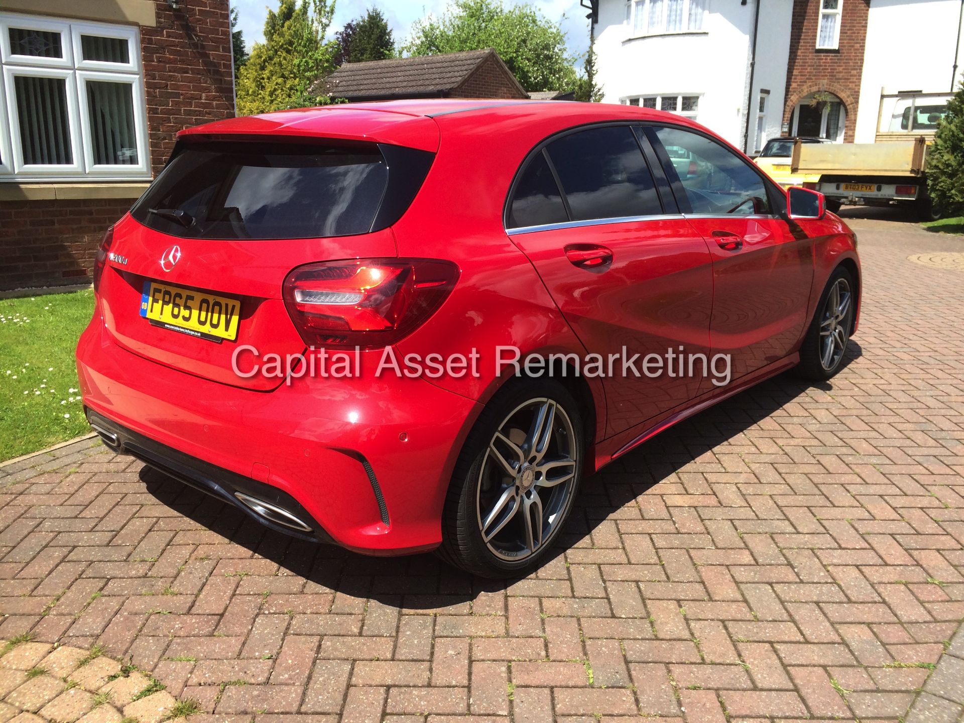 MERCEDES A200d "AMG SPORT PREMIUM" (2016 MODEL) SAT NAV - 1 OWNER - ONLY 3800 MILES - NO VAT !!! - Image 7 of 26