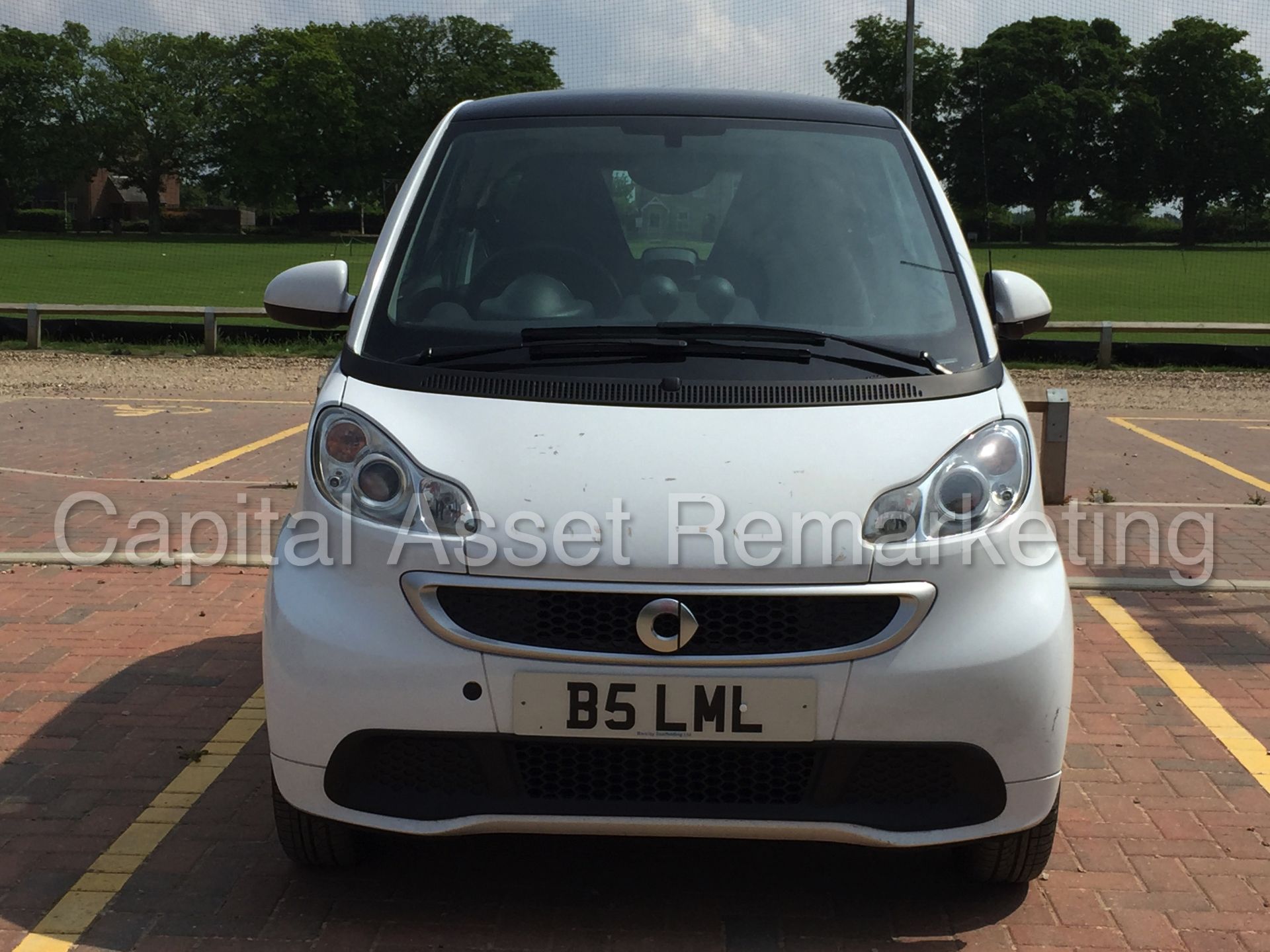 (On Sale) SMART FORTWO 'PASSION' (2013 MODEL) 'MHD - AUTO - SAT NAV - AIR CON' *1 OWNER* (NO VAT) - Image 2 of 28