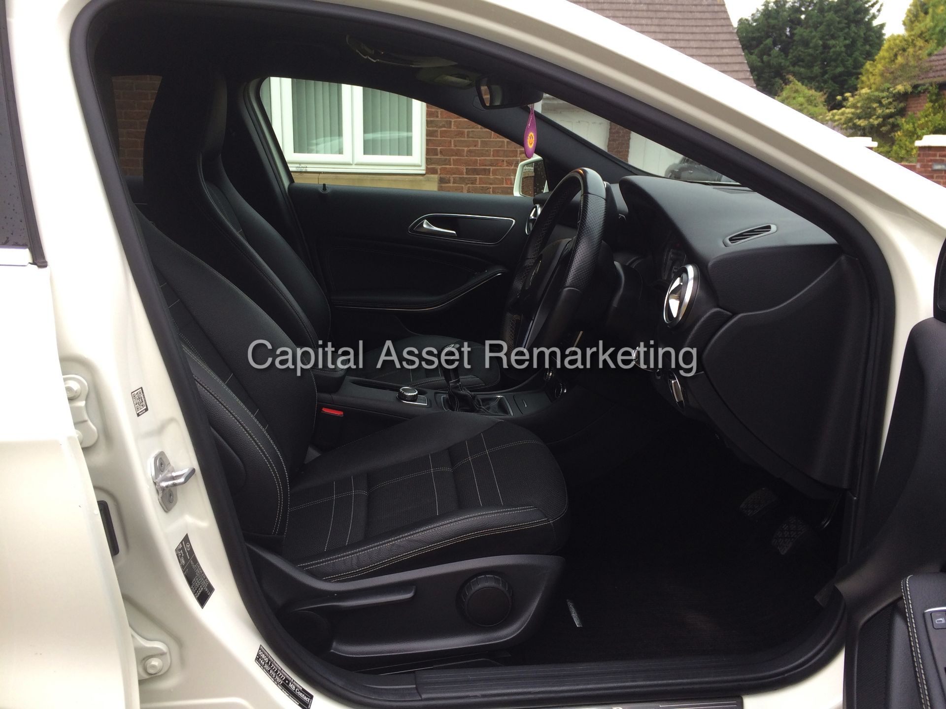 (On Sale) MERCEDES A180cdi "SPORT EDITION" (2015 MODEL) ONLY 25,000 MILES - SAT NAV -PARTIAL LEATHER - Image 7 of 18