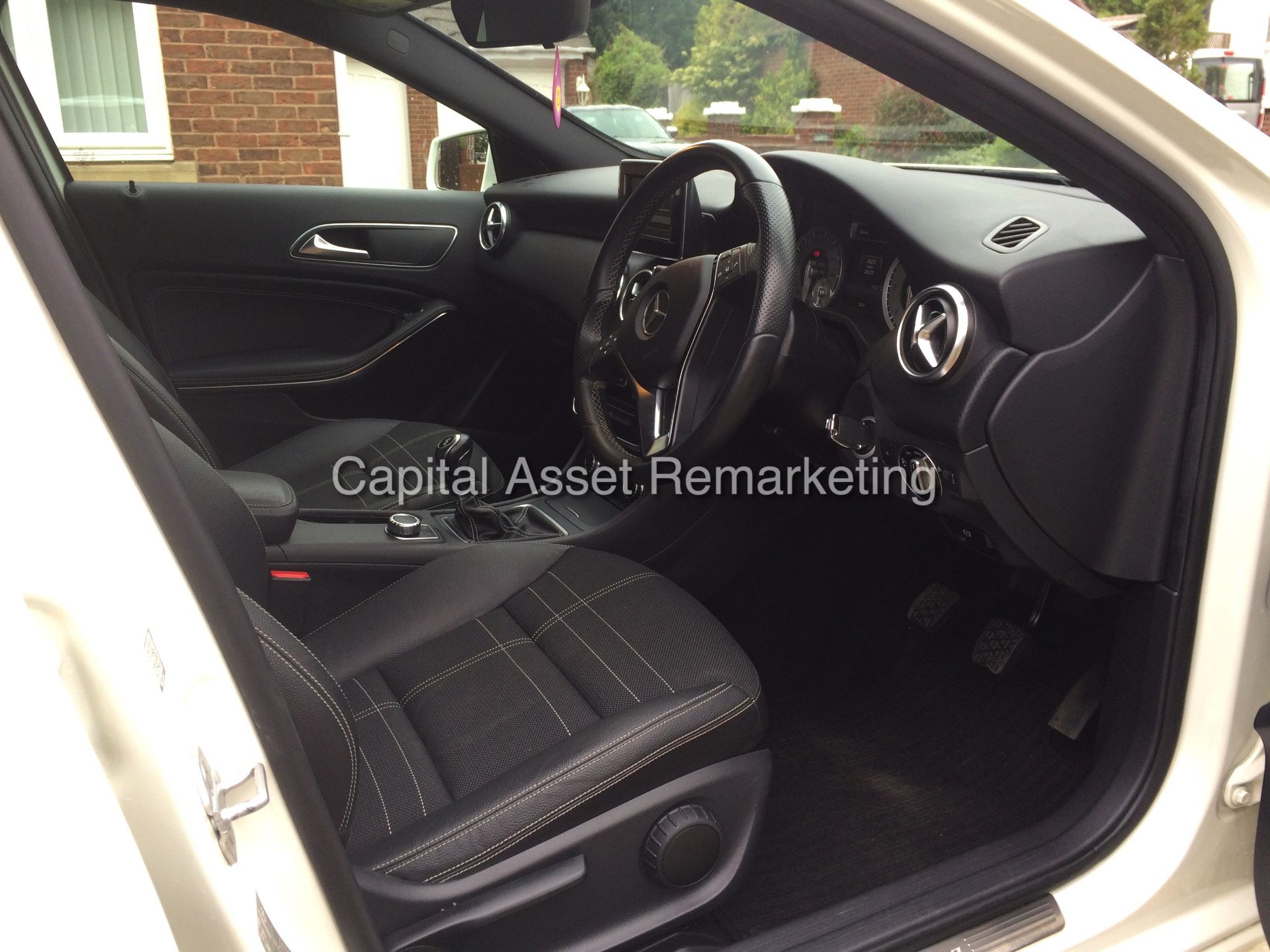 (On Sale) MERCEDES A180cdi "SPORT EDITION" (2015 MODEL) ONLY 25,000 MILES - SAT NAV -PARTIAL LEATHER - Image 8 of 18