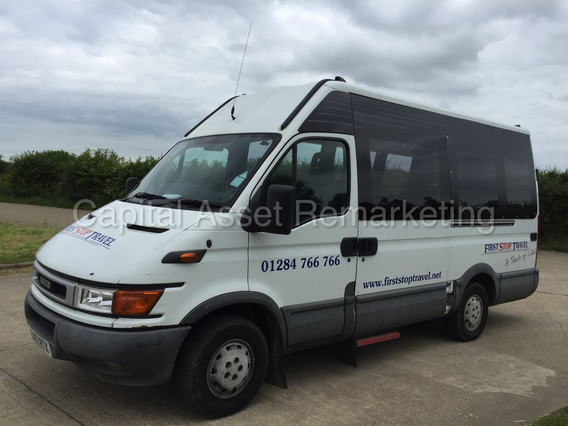 (on sale) IVECO DAILY 35S13 '14 SEATER MINI-BUS' (2003 - 03 REG) '2.3 DIESEL - 6 SPEED' (NO VAT) - Image 4 of 23