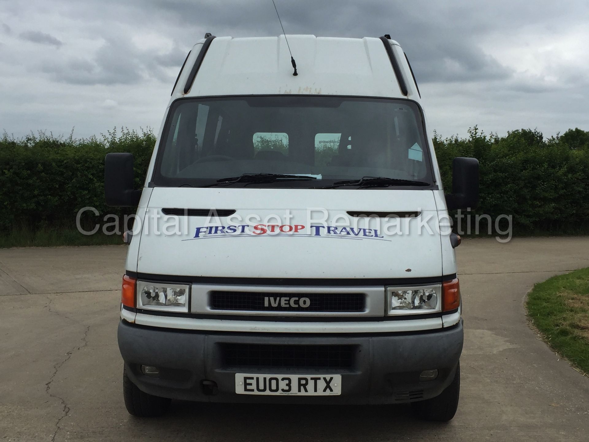 (on sale) IVECO DAILY 35S13 '14 SEATER MINI-BUS' (2003 - 03 REG) '2.3 DIESEL - 6 SPEED' (NO VAT) - Image 2 of 23