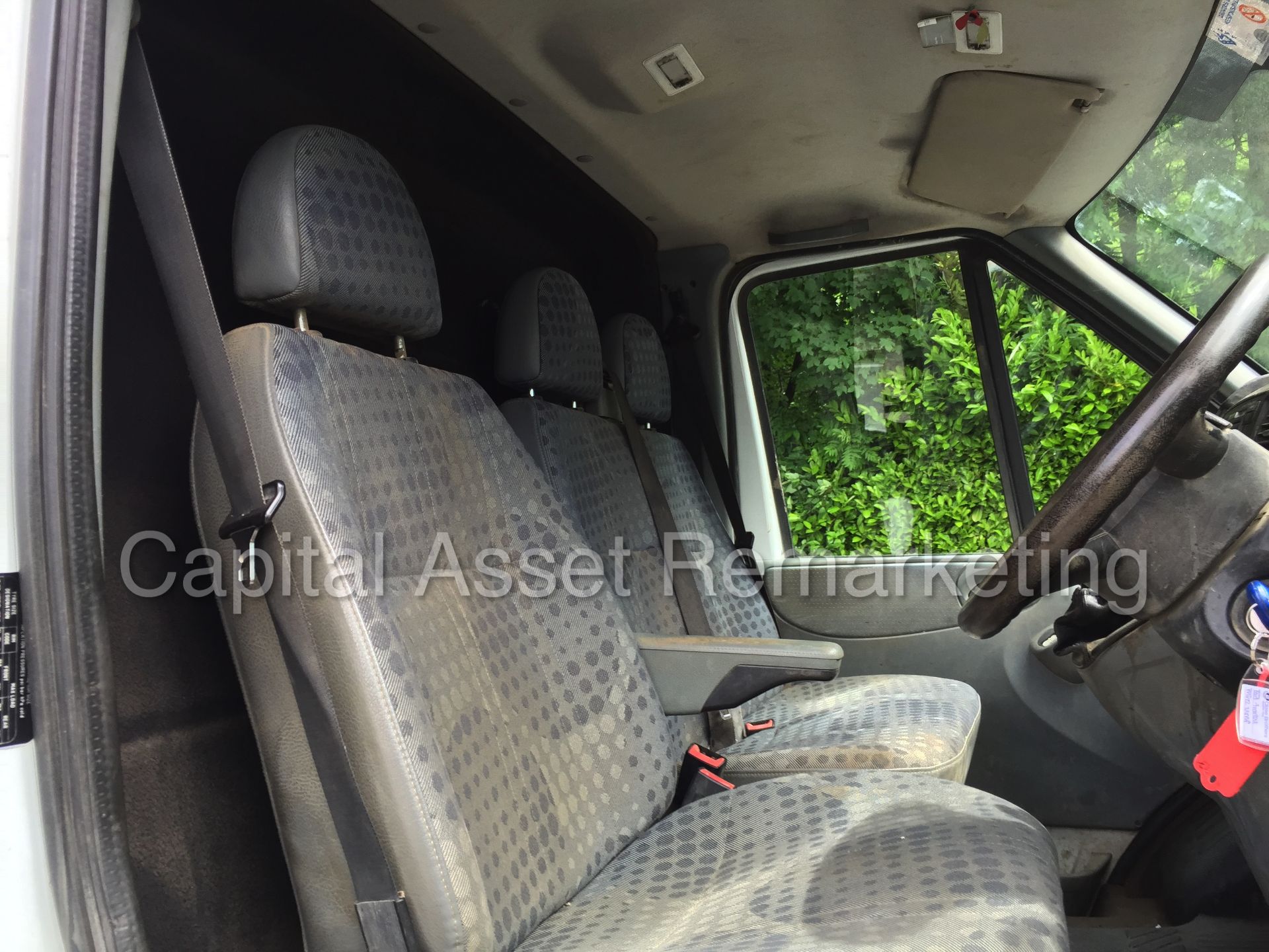 FORD TRANSIT 125 T350L (2012 - 12 REG) 'LWB HI-ROOF' ECO / FUEL SAVE (1 OWNER FROM NEW) *LOW MILES* - Image 11 of 15