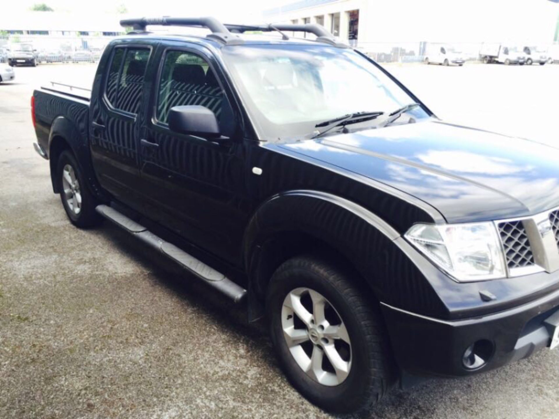 (On Sale) NISSAN NAVARA 2.5DCI - "OUTLAW" DOUBLE CAB - BLACK EDITION - 2006 - GREAT SPEC - NO VAT - Image 2 of 11