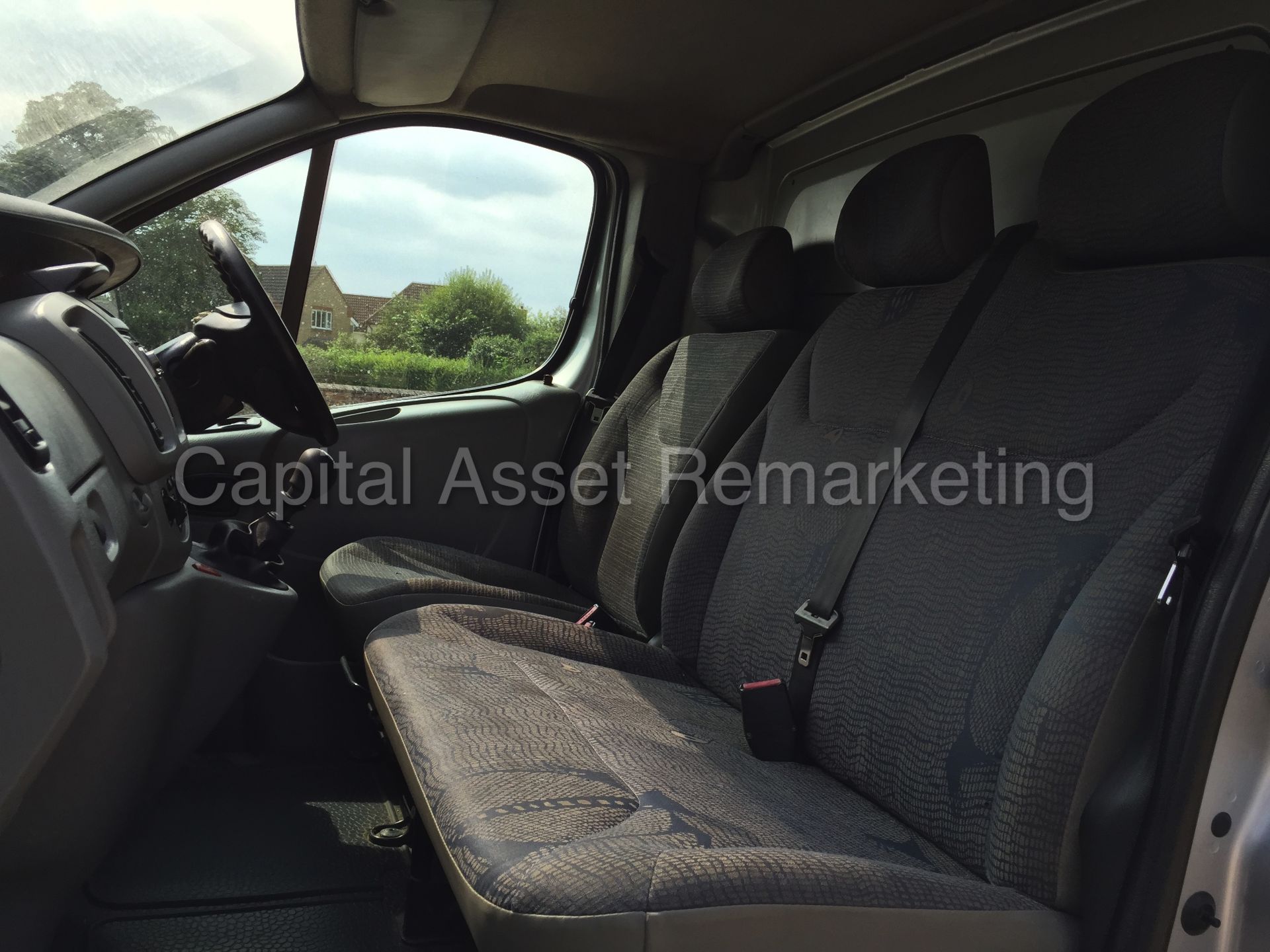 (ON SALE) VAUXHALL VIVARO SWB (2005 - 05 REG) '1.9 DCI - 6 SPEED - AIR CON' **SPORT SPEC** (NO VAT) - Image 17 of 20