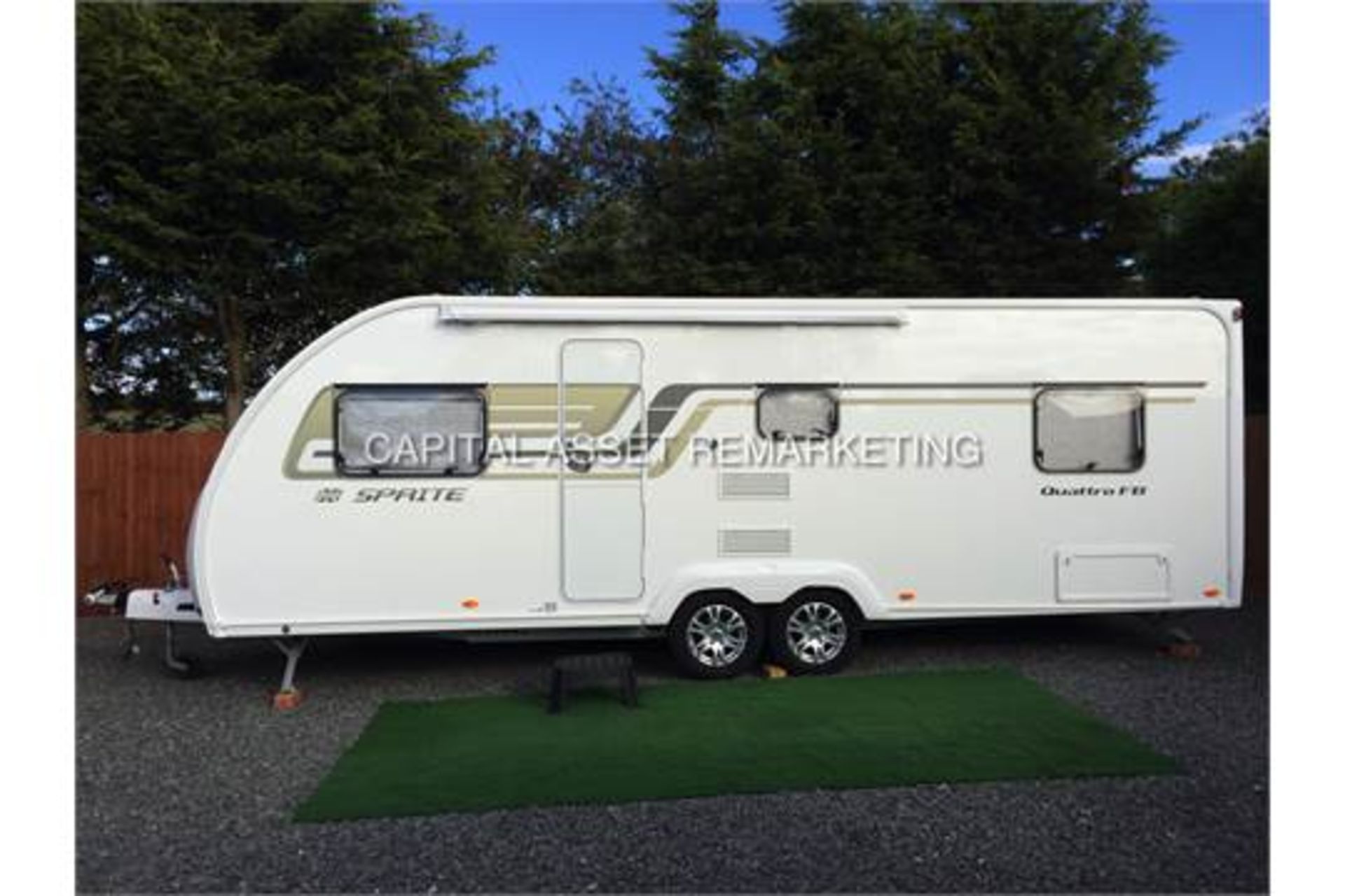 SWIFT "SPRITE QUATTRO FB" 6 BERTH LUXURY TOURING CARAVAN (2014) 1 OWNER - CRIS REGISTED - STUNNING