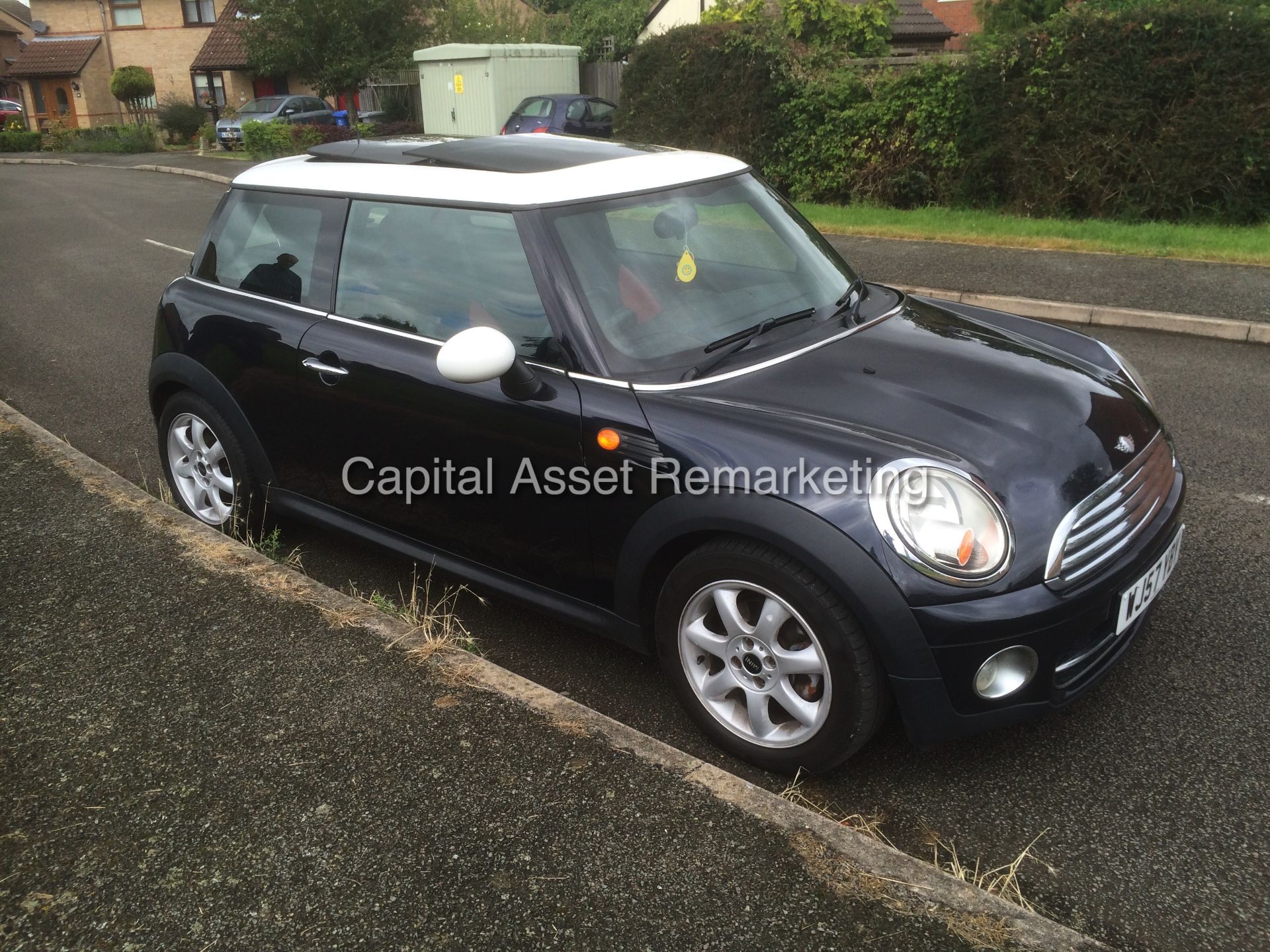 (ON SALE)MINI "COOPER" DIESEL - CHILLI PACK - LEATHER - PAN ROOF - 2008 MODEL - MASSIVE SPEC - BLACK - Image 7 of 17