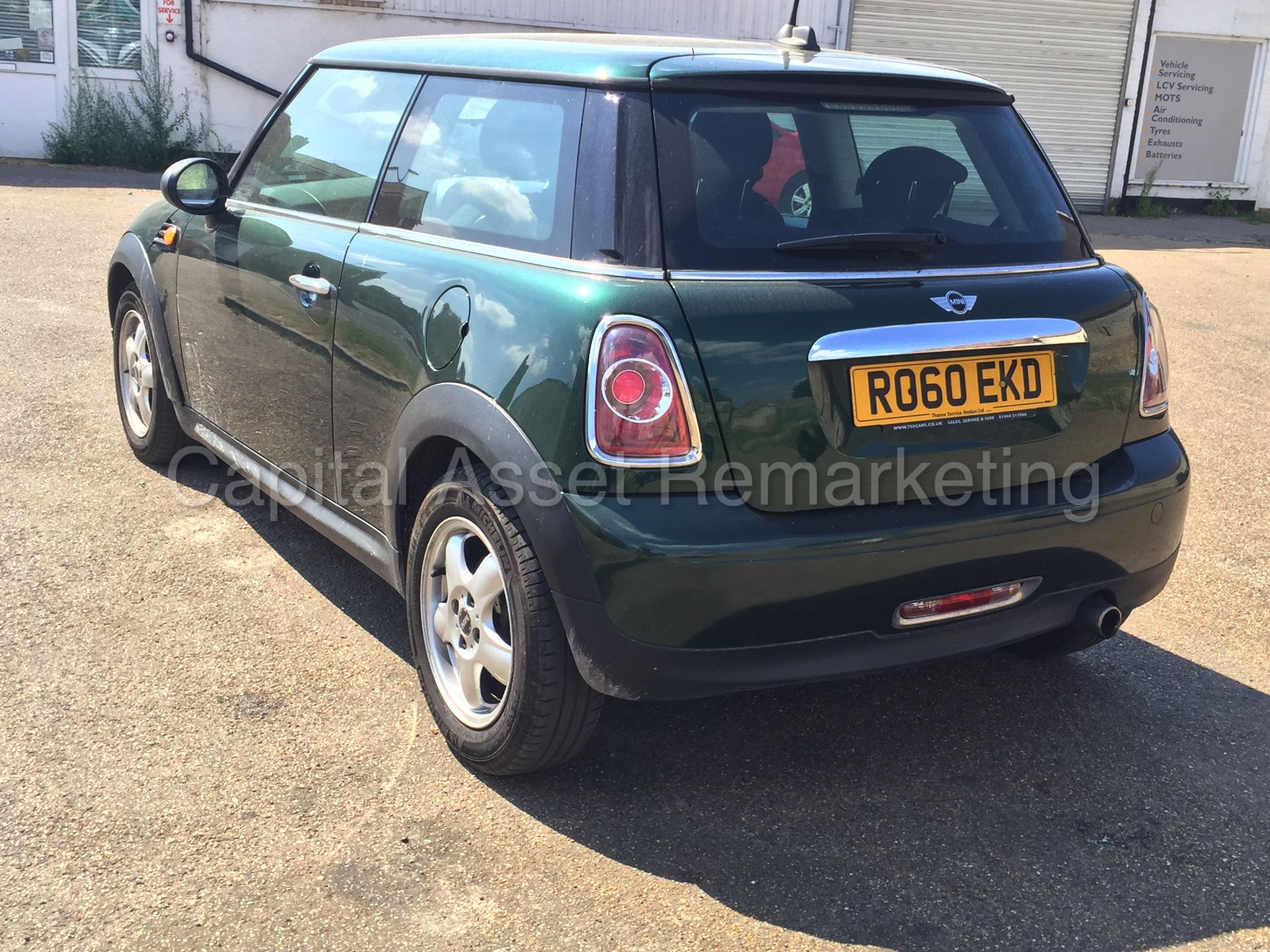 (ON SALE) MINI 'ONE EDITION' (2011 MODEL) '3 DOOR HATCHBACK' '1.6 PETROL - 6 SPEED - AIR CON' - Image 6 of 21